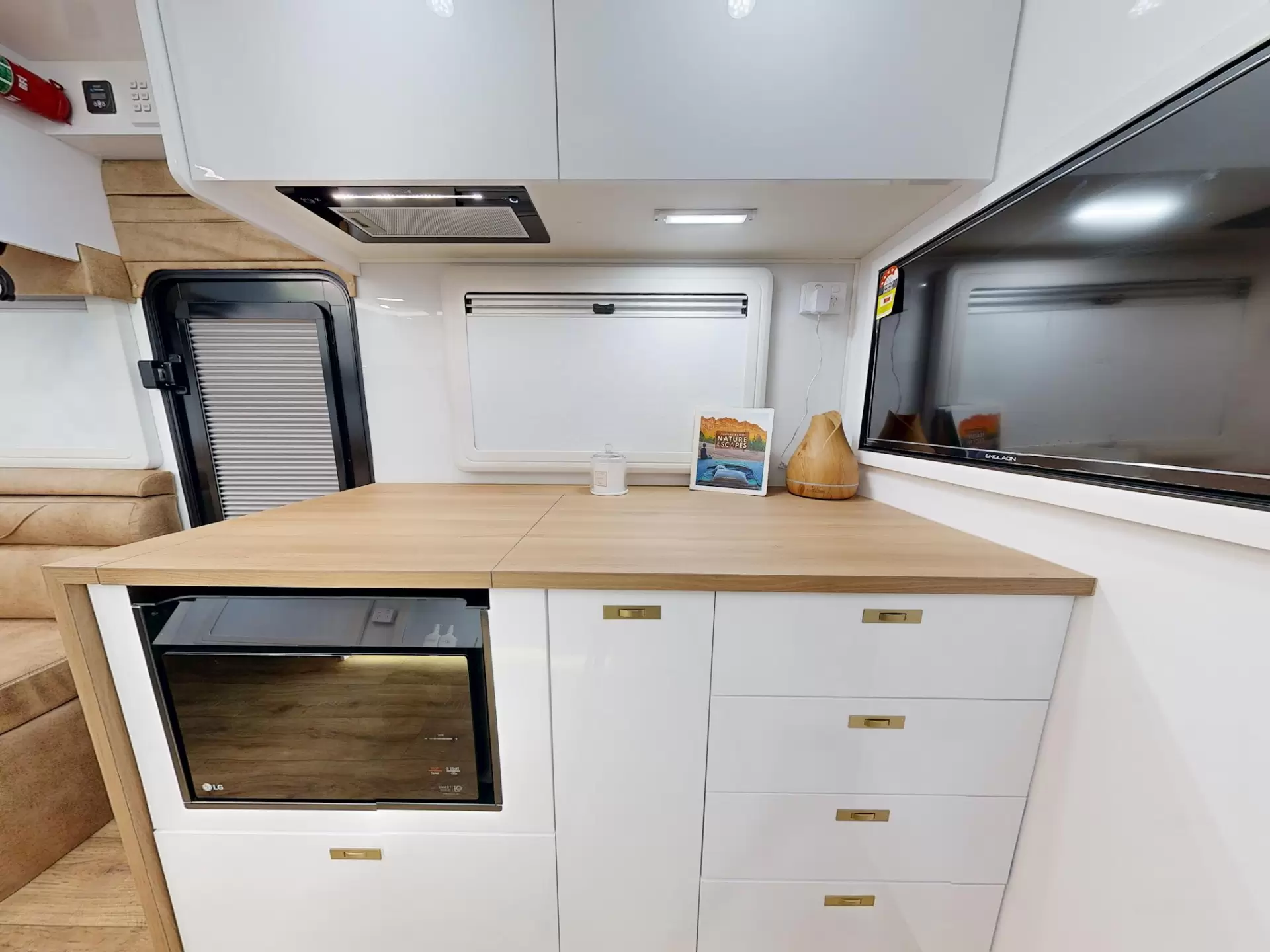 NEW 2026 VACATIONER CARAVANS ROUGH RIDER