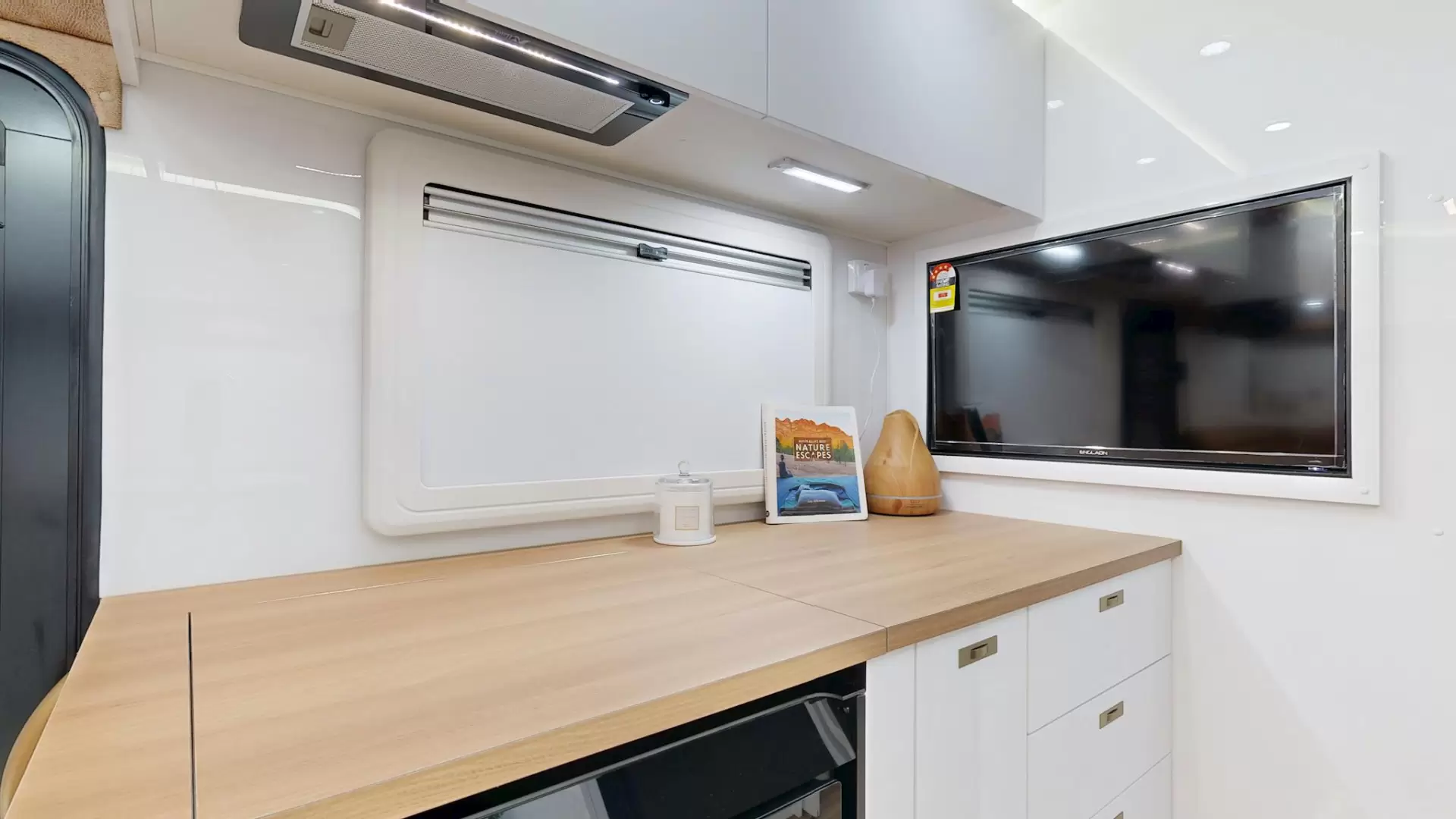 NEW 2026 VACATIONER CARAVANS ROUGH RIDER