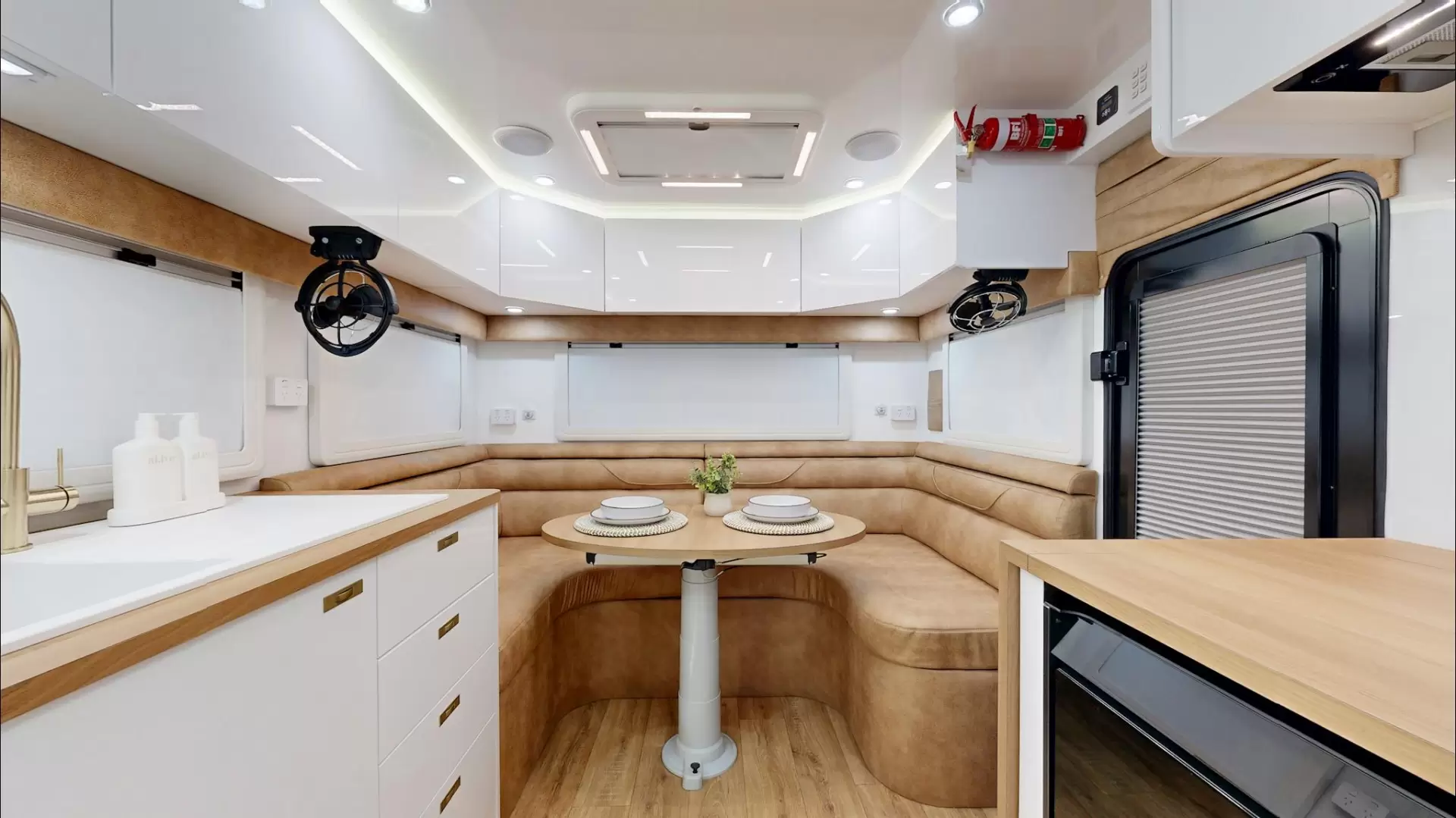 NEW 2026 VACATIONER CARAVANS ROUGH RIDER