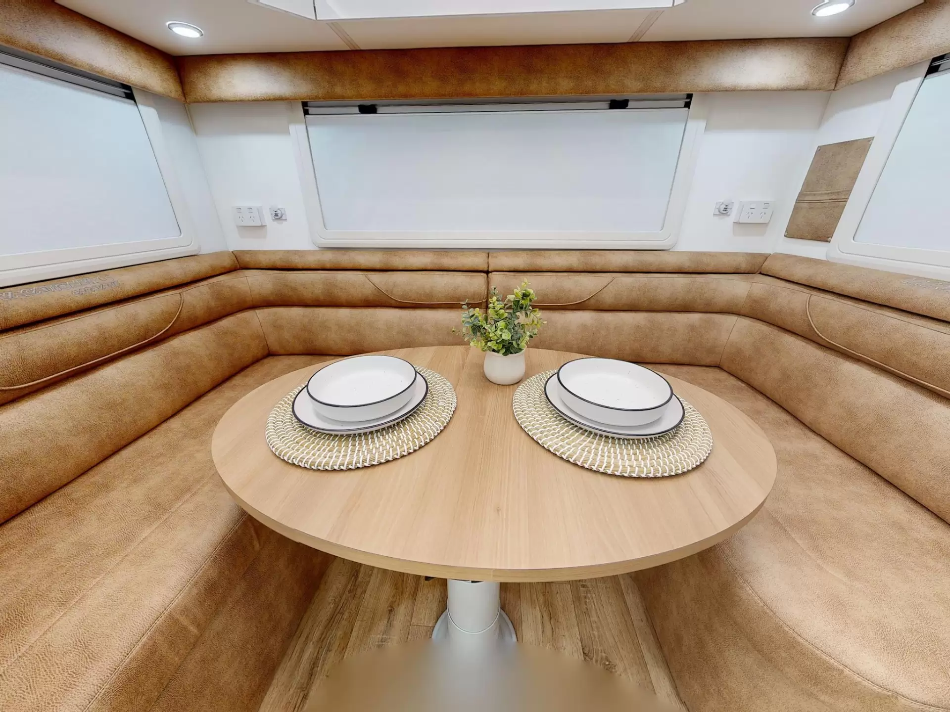 NEW 2026 VACATIONER CARAVANS ROUGH RIDER