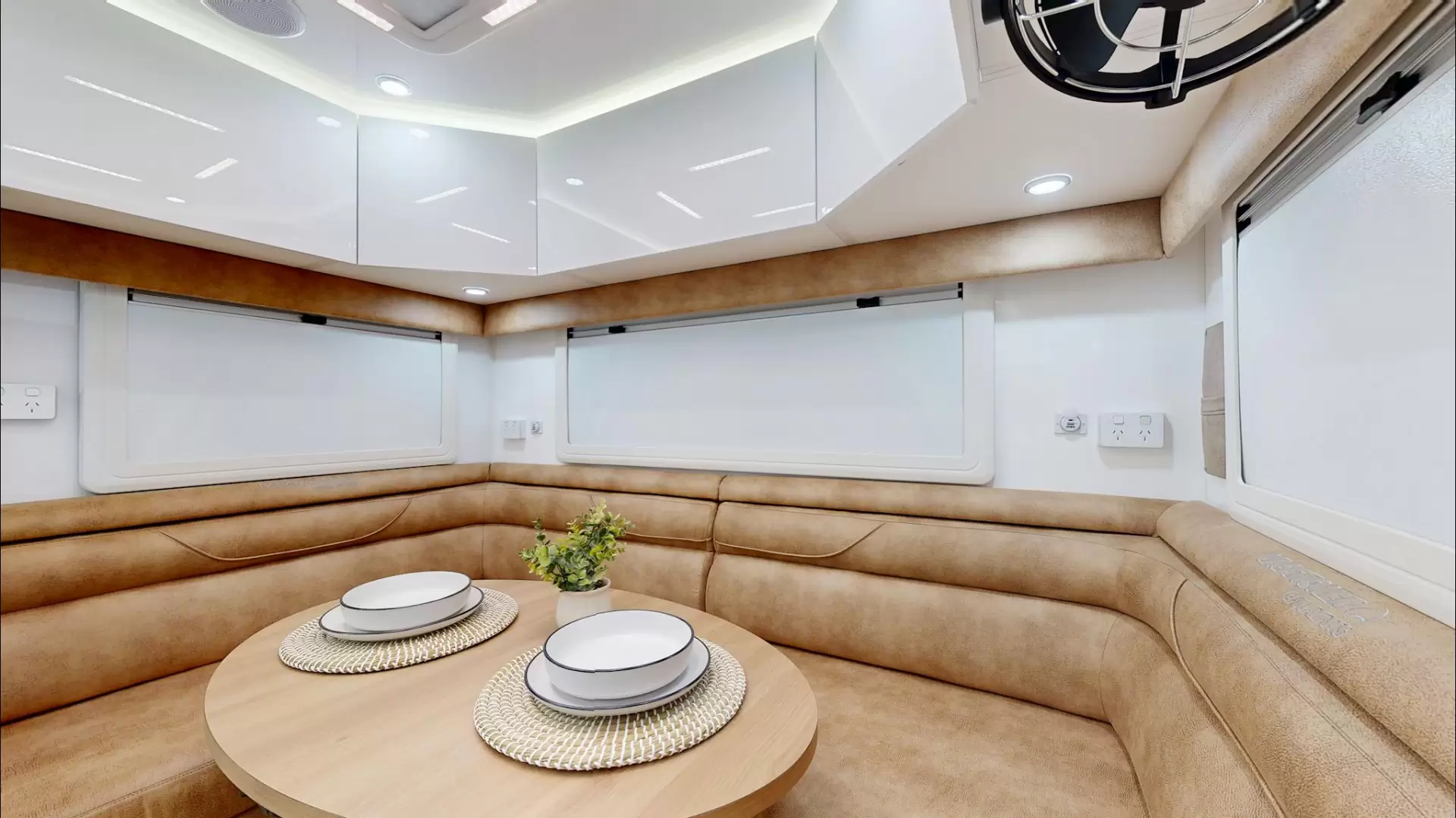 NEW 2026 VACATIONER CARAVANS ROUGH RIDER