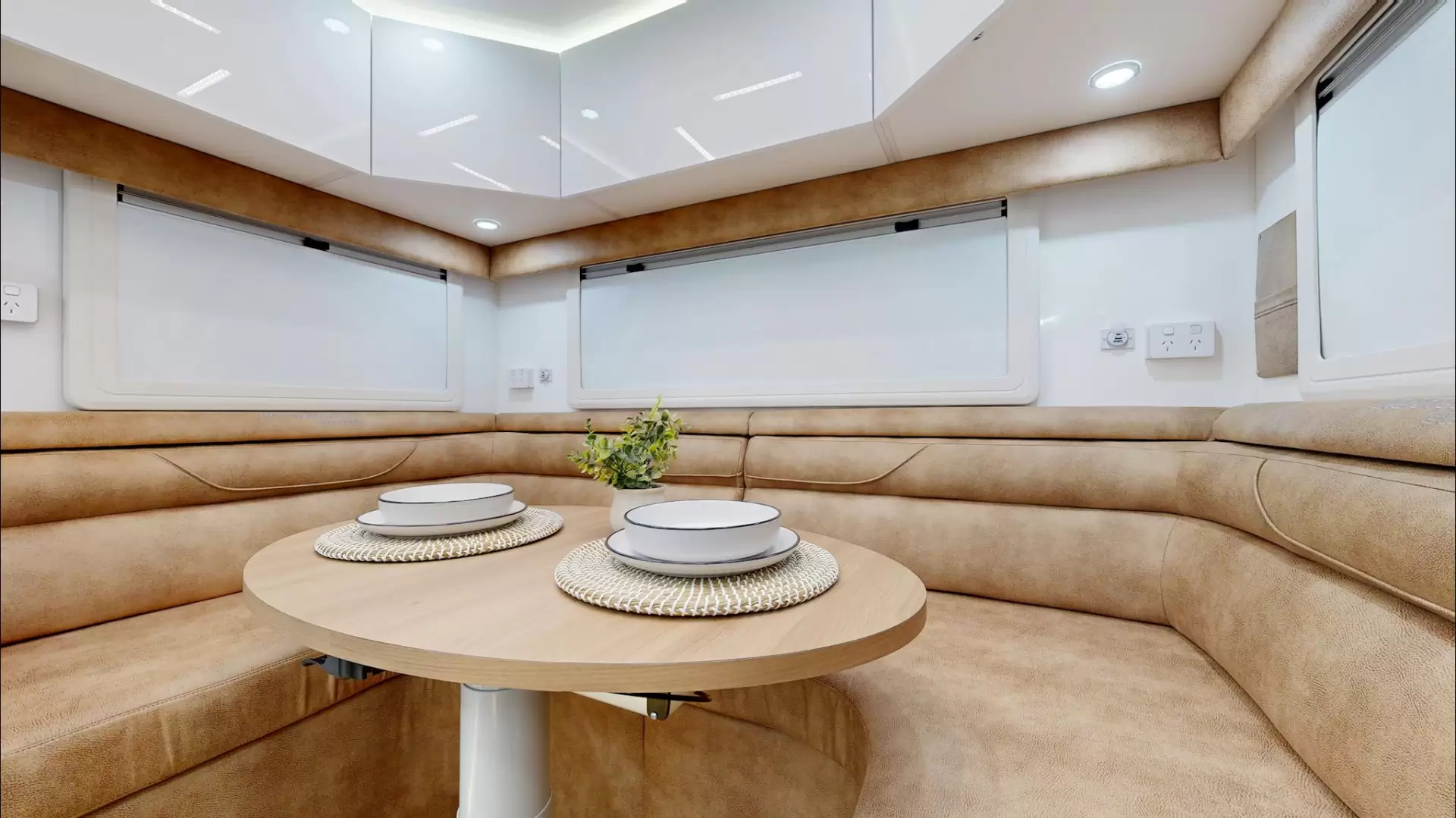 NEW 2026 VACATIONER CARAVANS ROUGH RIDER