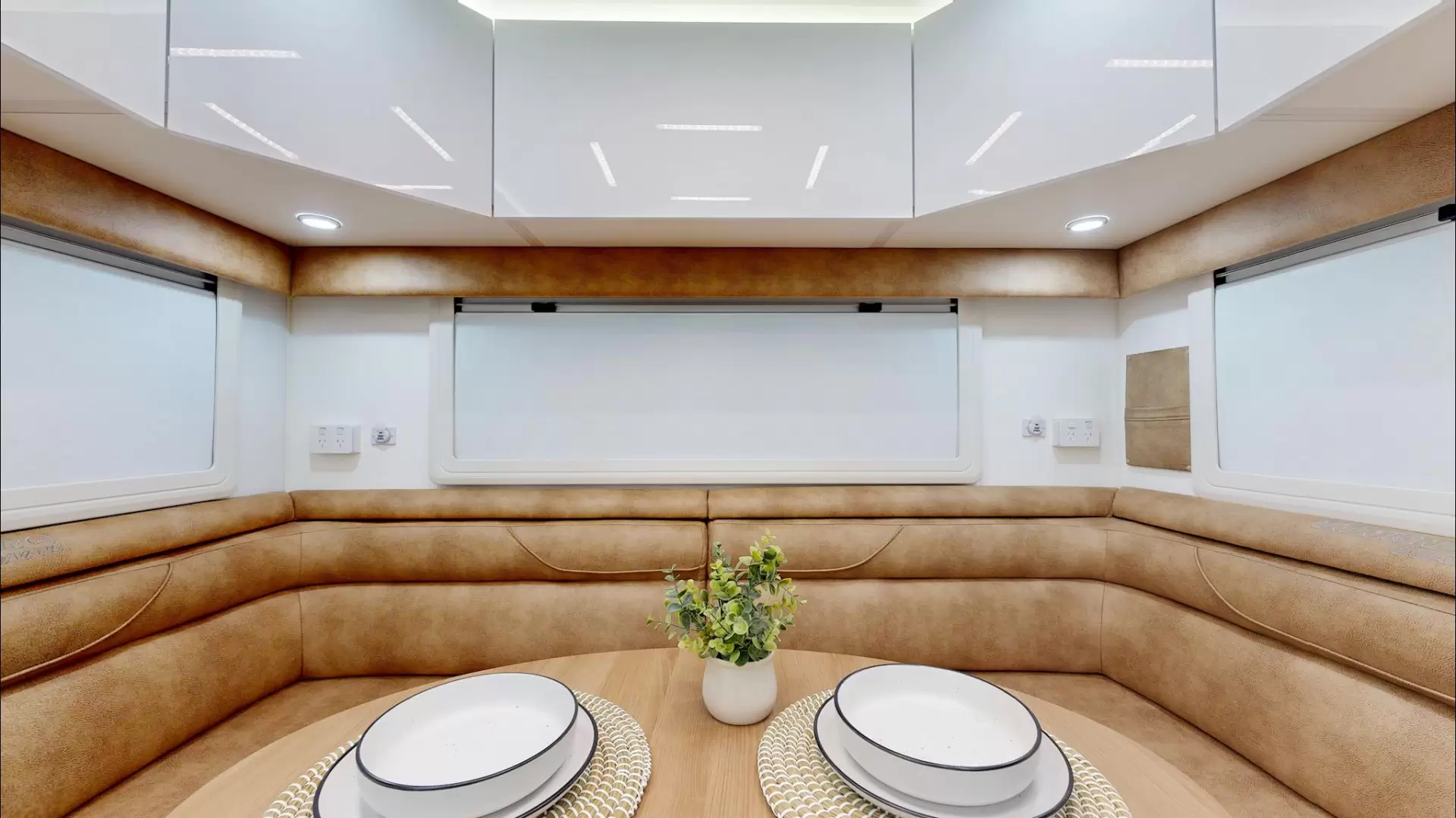 NEW 2026 VACATIONER CARAVANS ROUGH RIDER