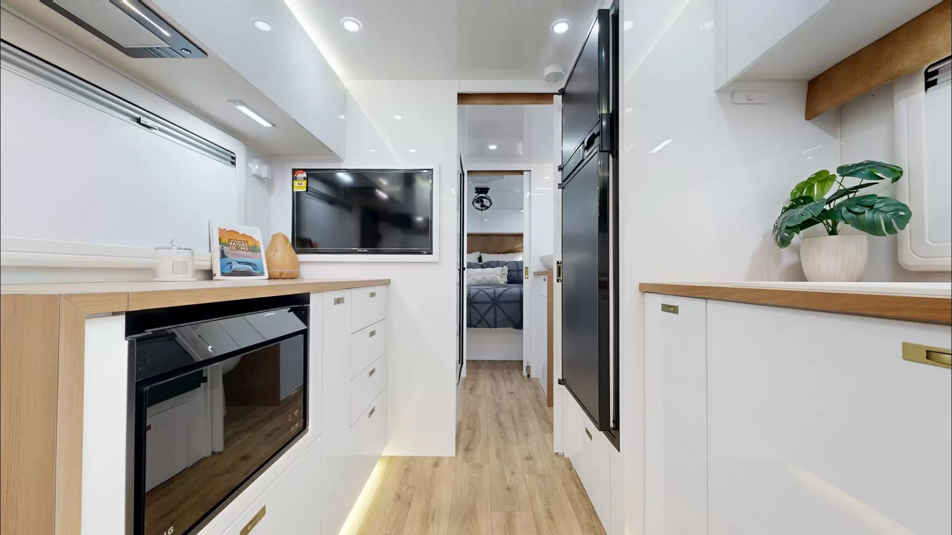 NEW 2026 VACATIONER CARAVANS ROUGH RIDER