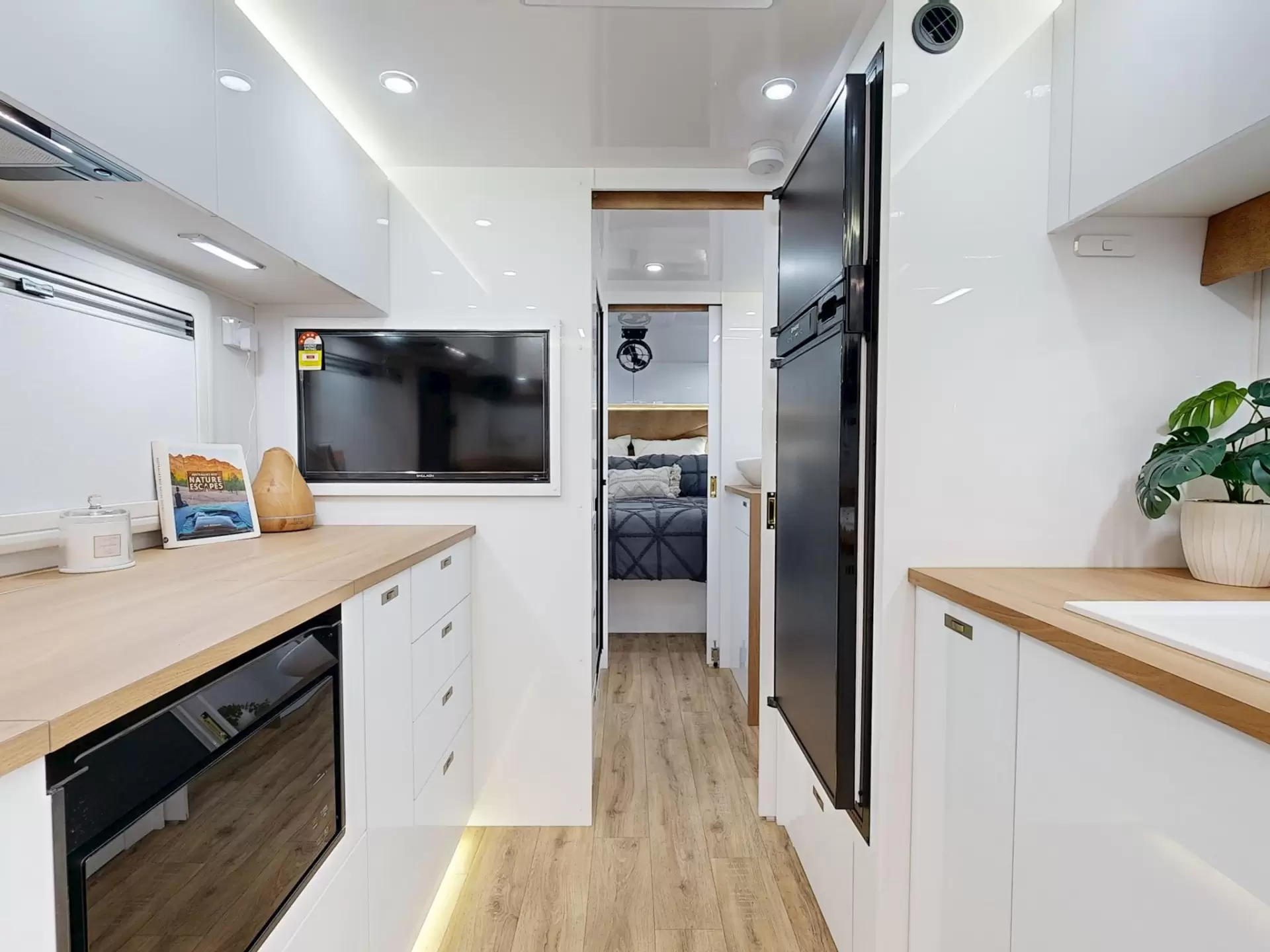 NEW 2026 VACATIONER CARAVANS ROUGH RIDER