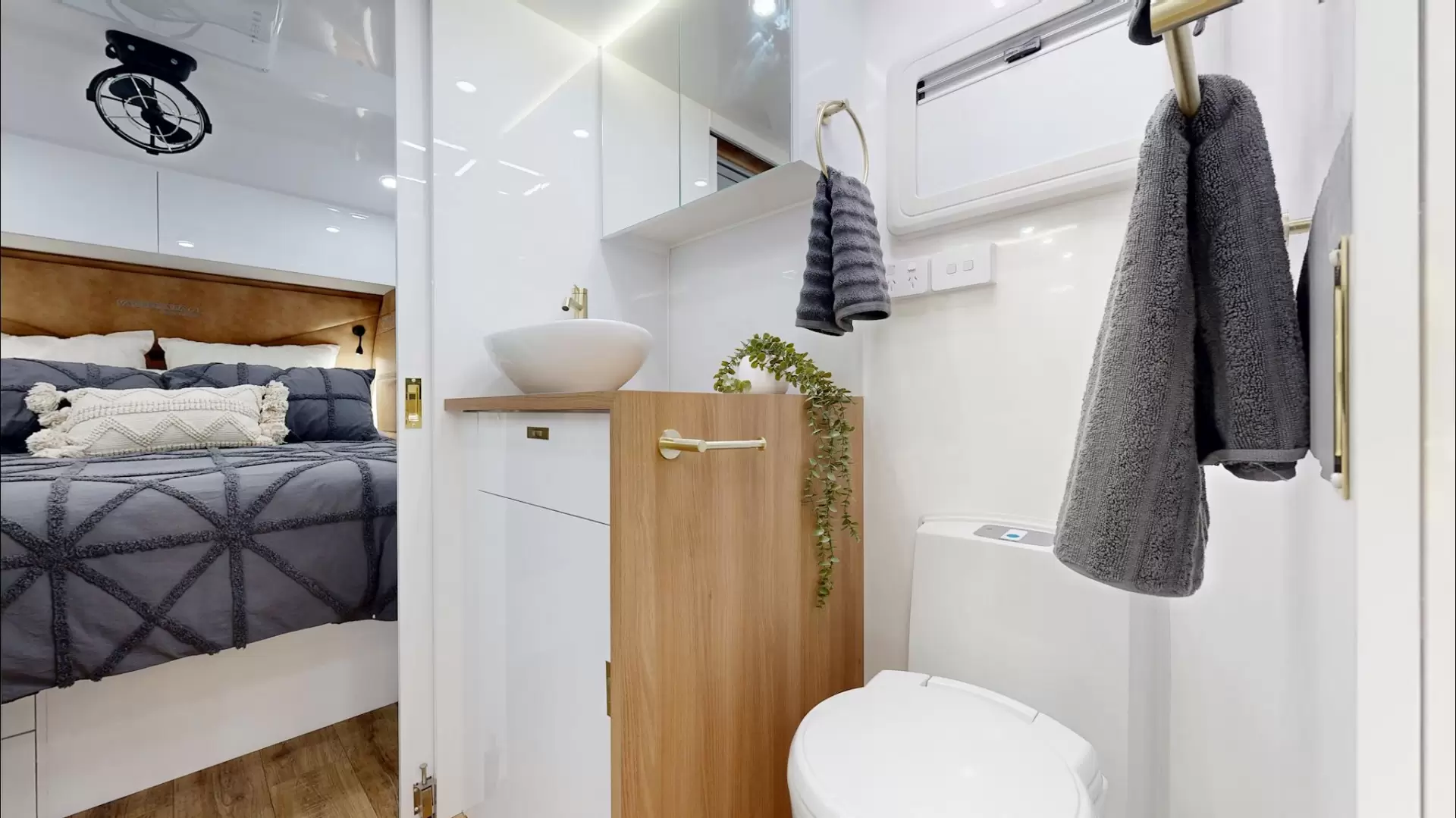 NEW 2026 VACATIONER CARAVANS ROUGH RIDER