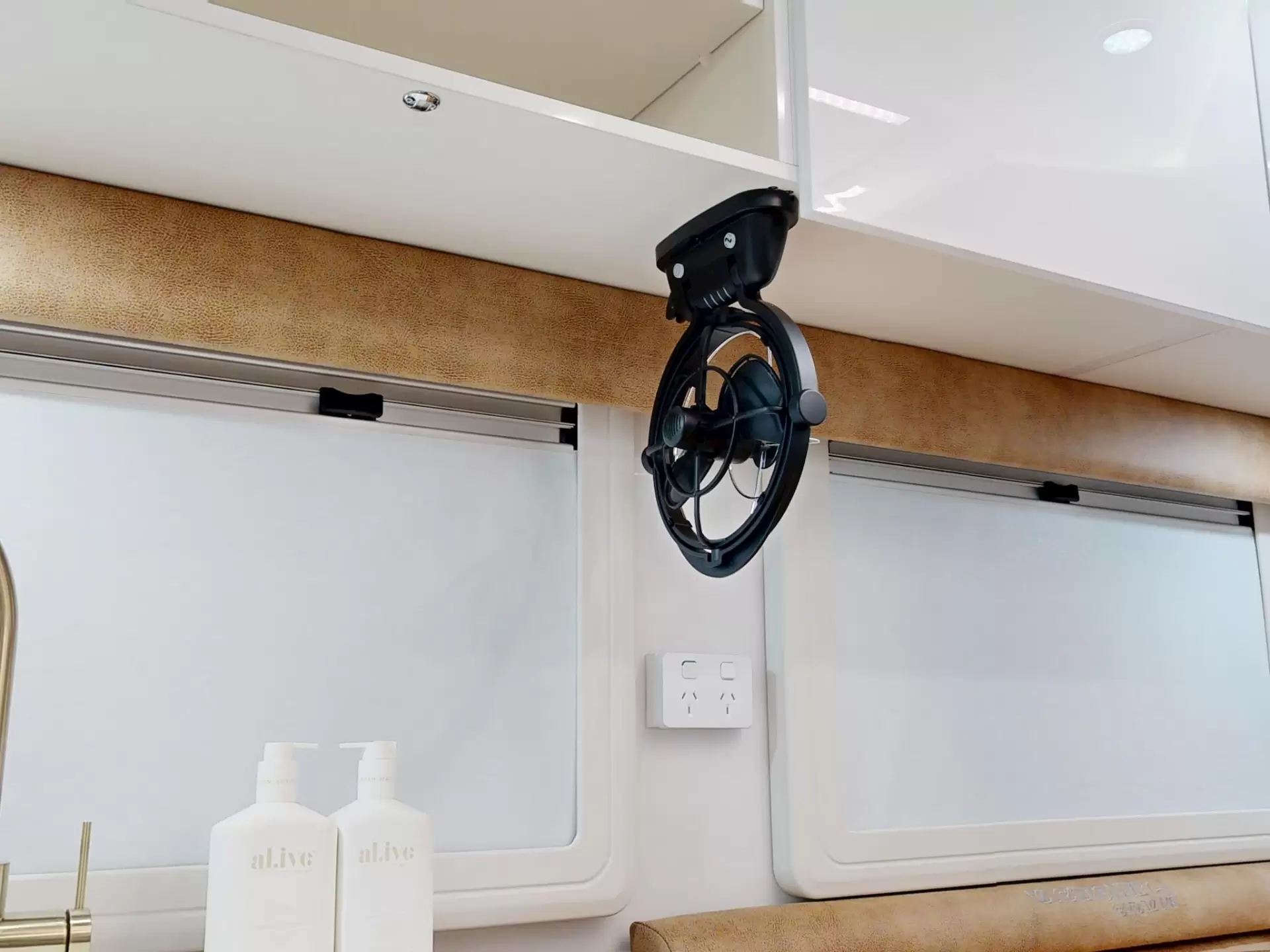 NEW 2026 VACATIONER CARAVANS ROUGH RIDER