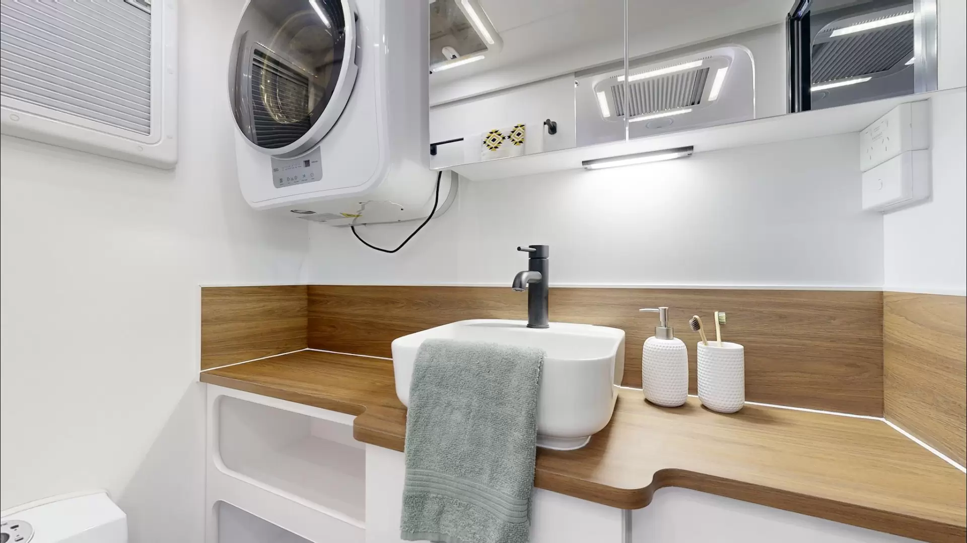 NEW 2025 RADIANT CARAVANS OUTBACK