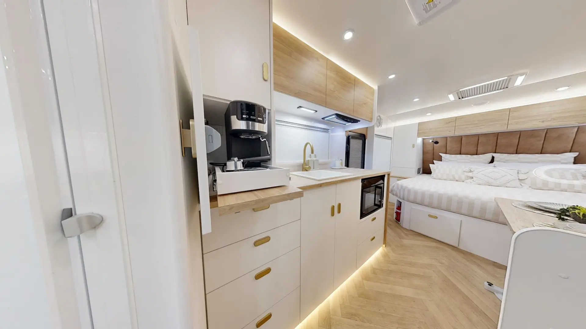 NEW 2026 RADIANT CARAVANS EXTREME
