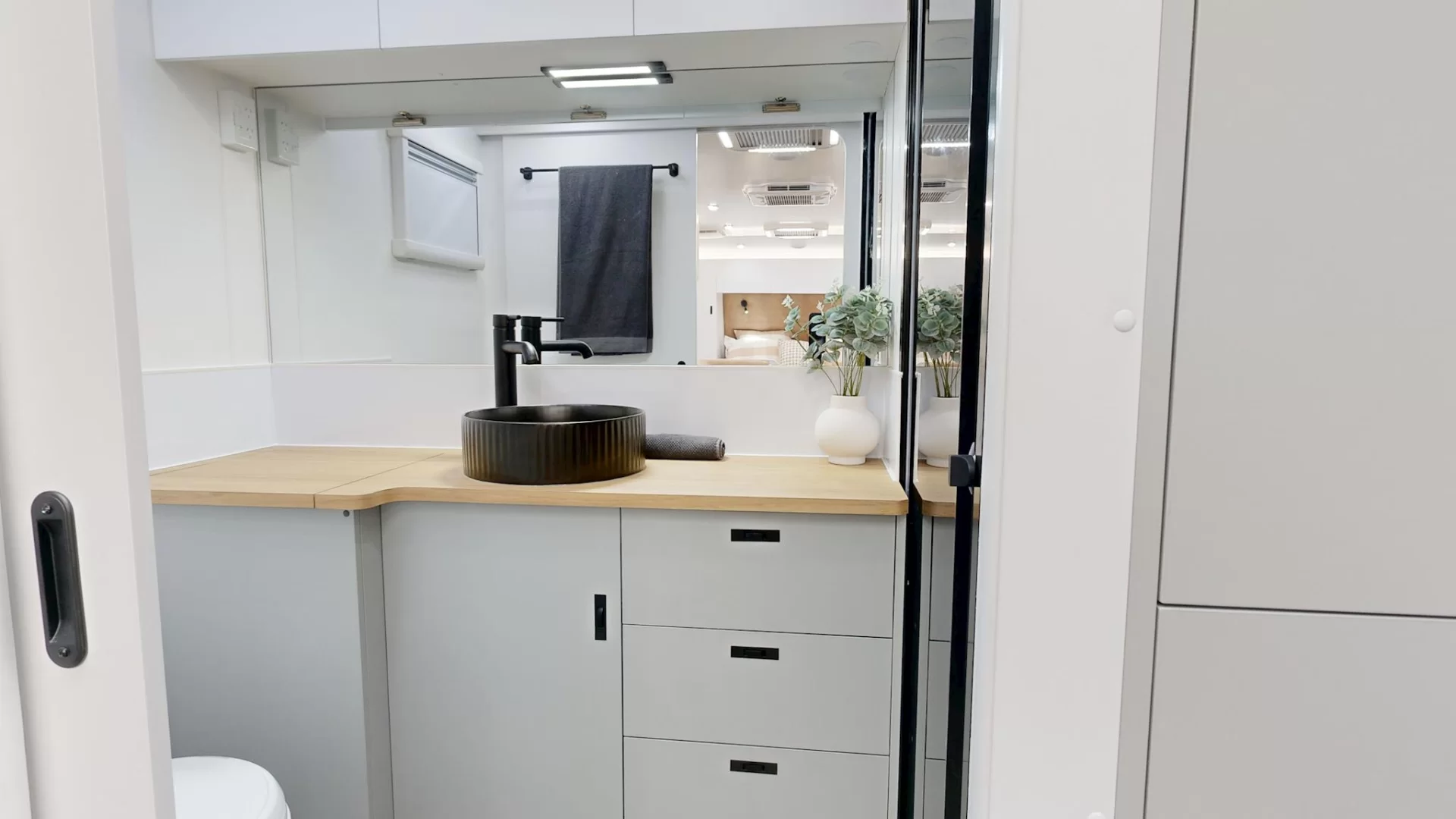 NEW 2025 RADIANT CARAVANS OUTBACK caravan