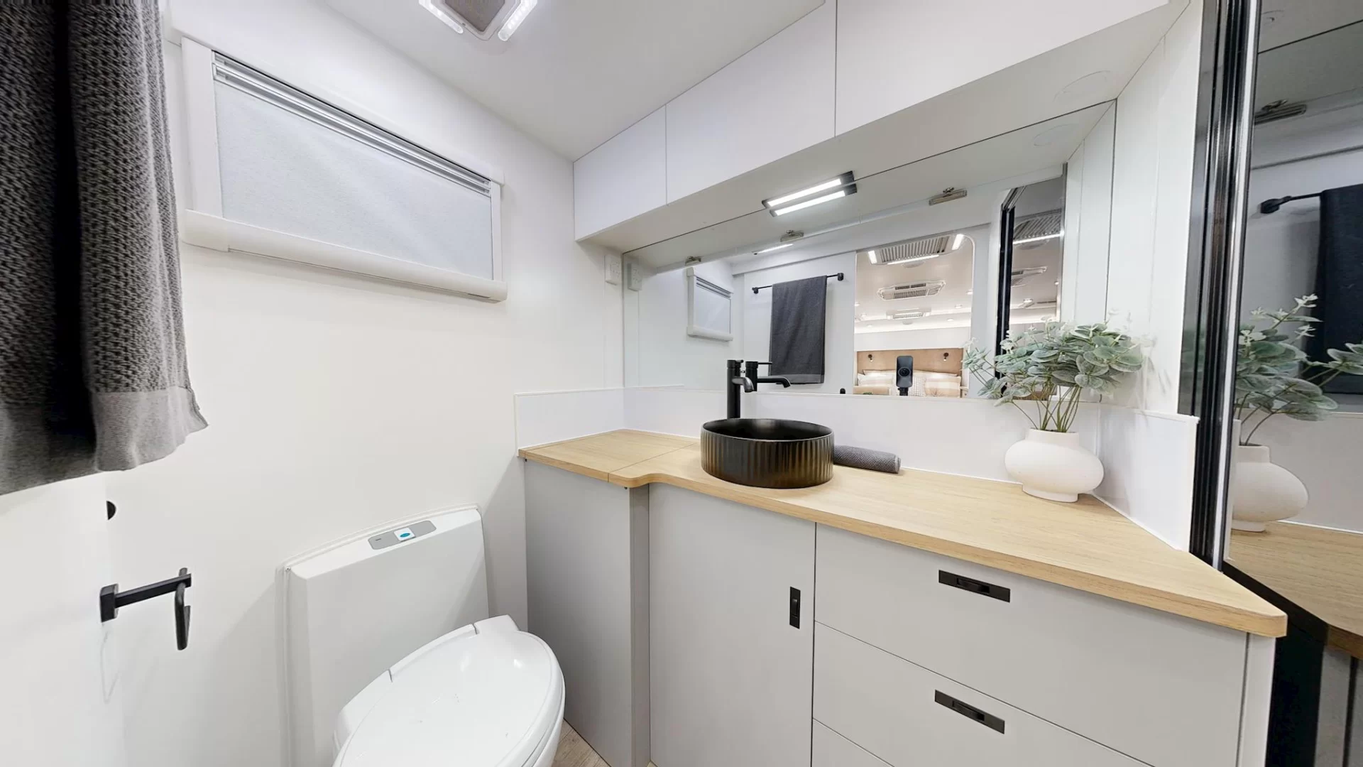 NEW 2025 RADIANT CARAVANS OUTBACK caravan