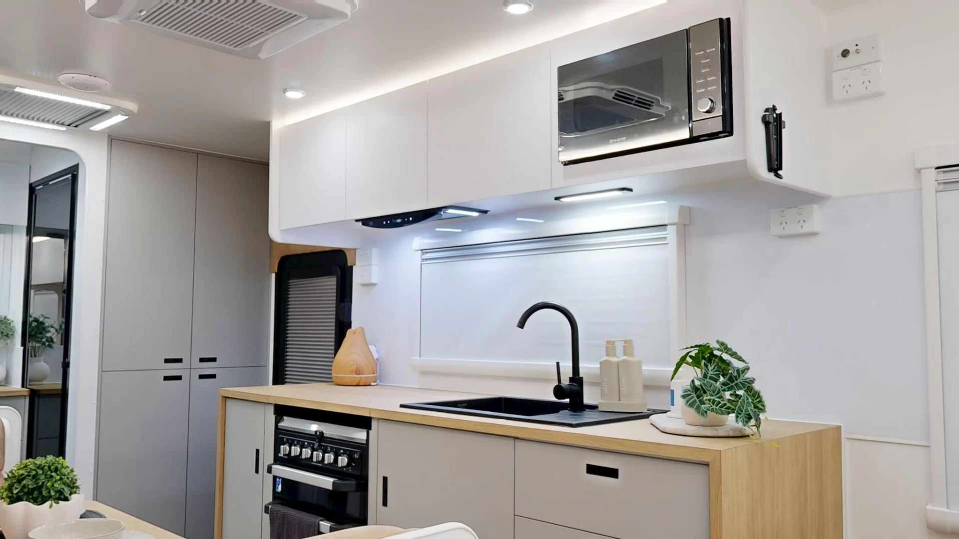 NEW 2025 RADIANT CARAVANS OUTBACK caravan