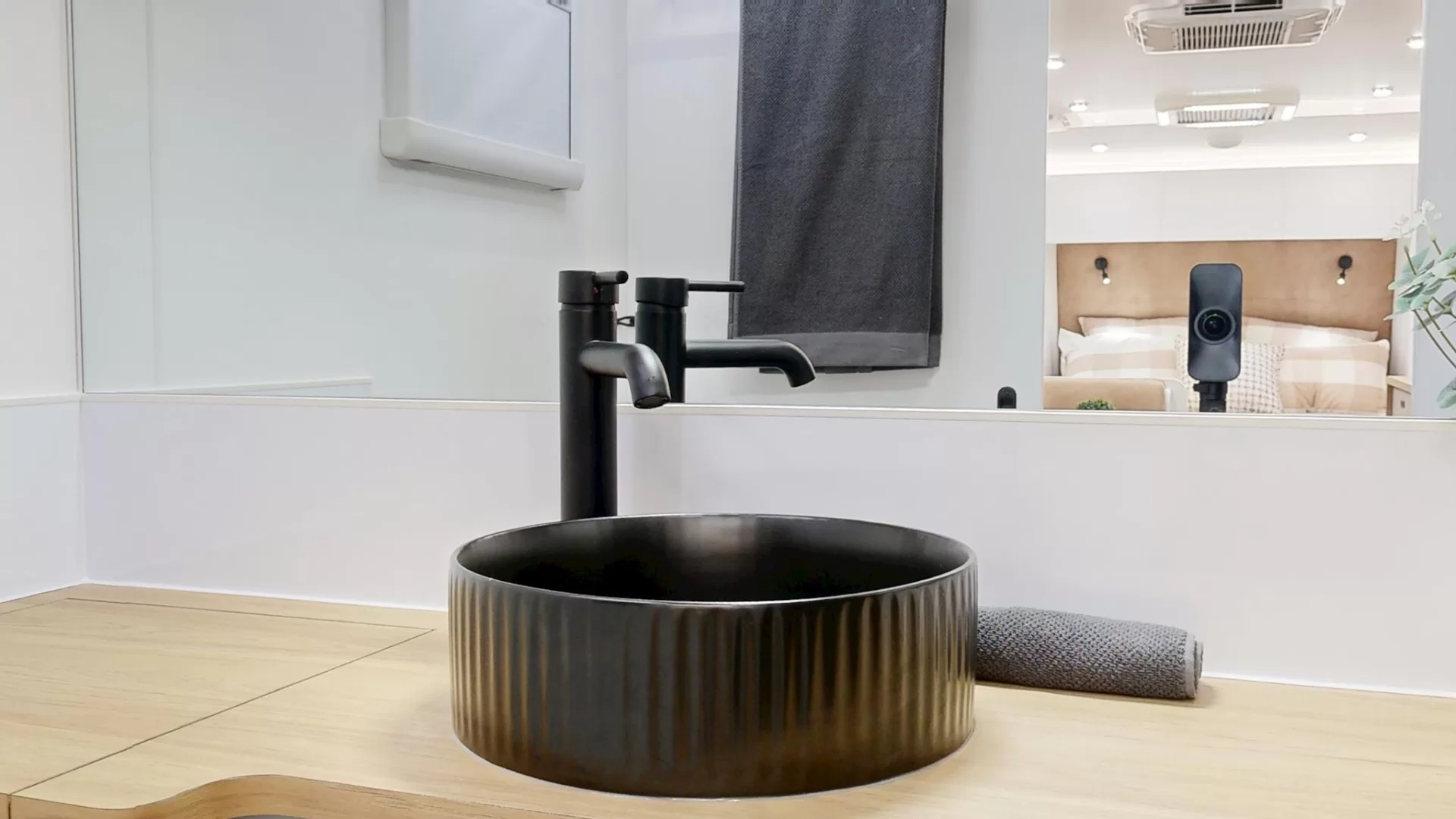 NEW 2025 RADIANT CARAVANS OUTBACK caravan