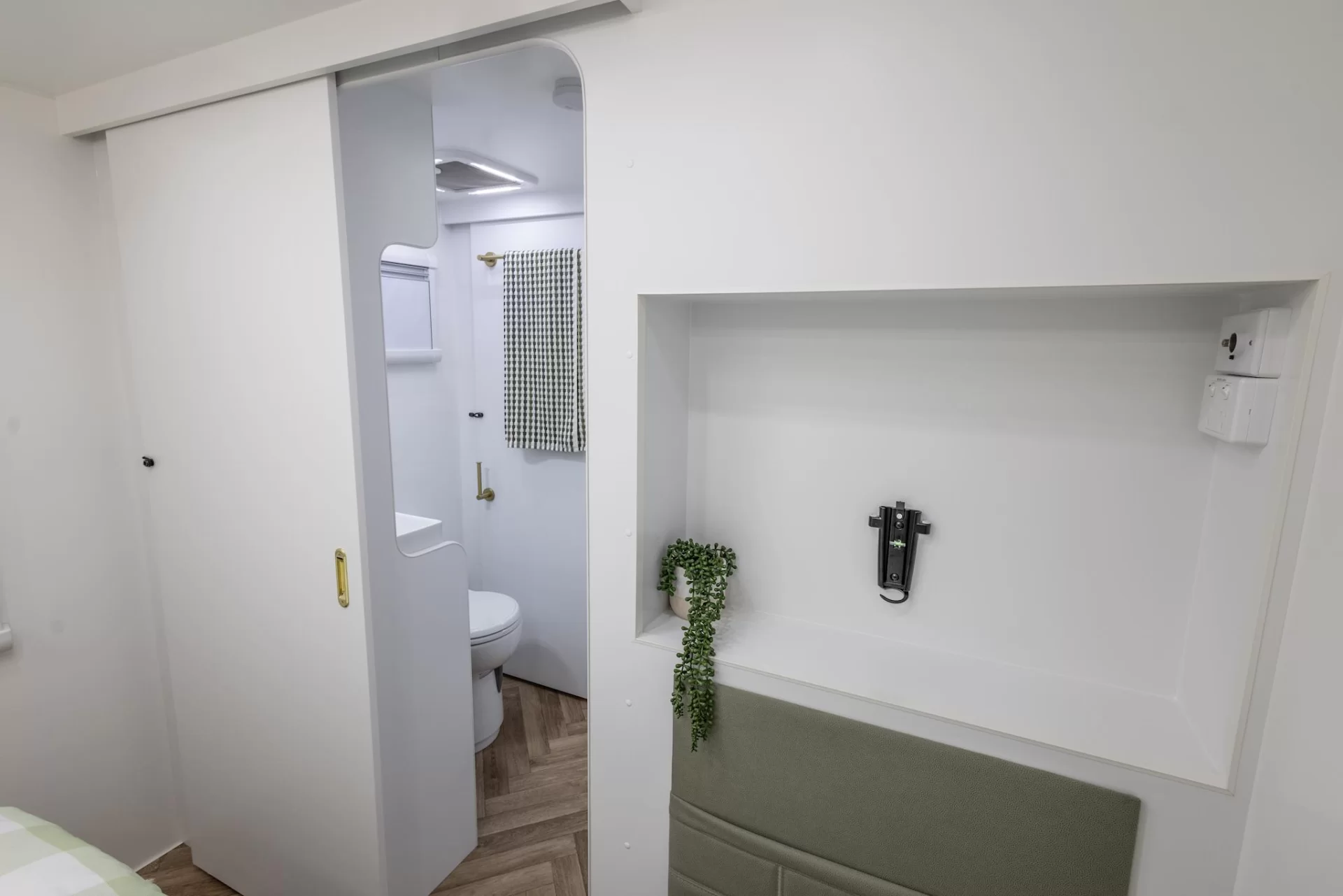 NEW 2025 RADIANT CARAVANS EXTREME caravan