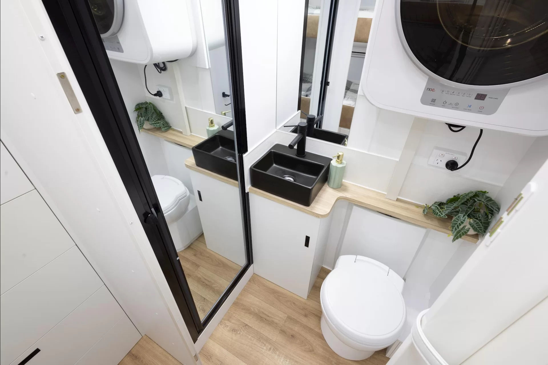 NEW 2025 RADIANT CARAVANS OUTBACK caravan