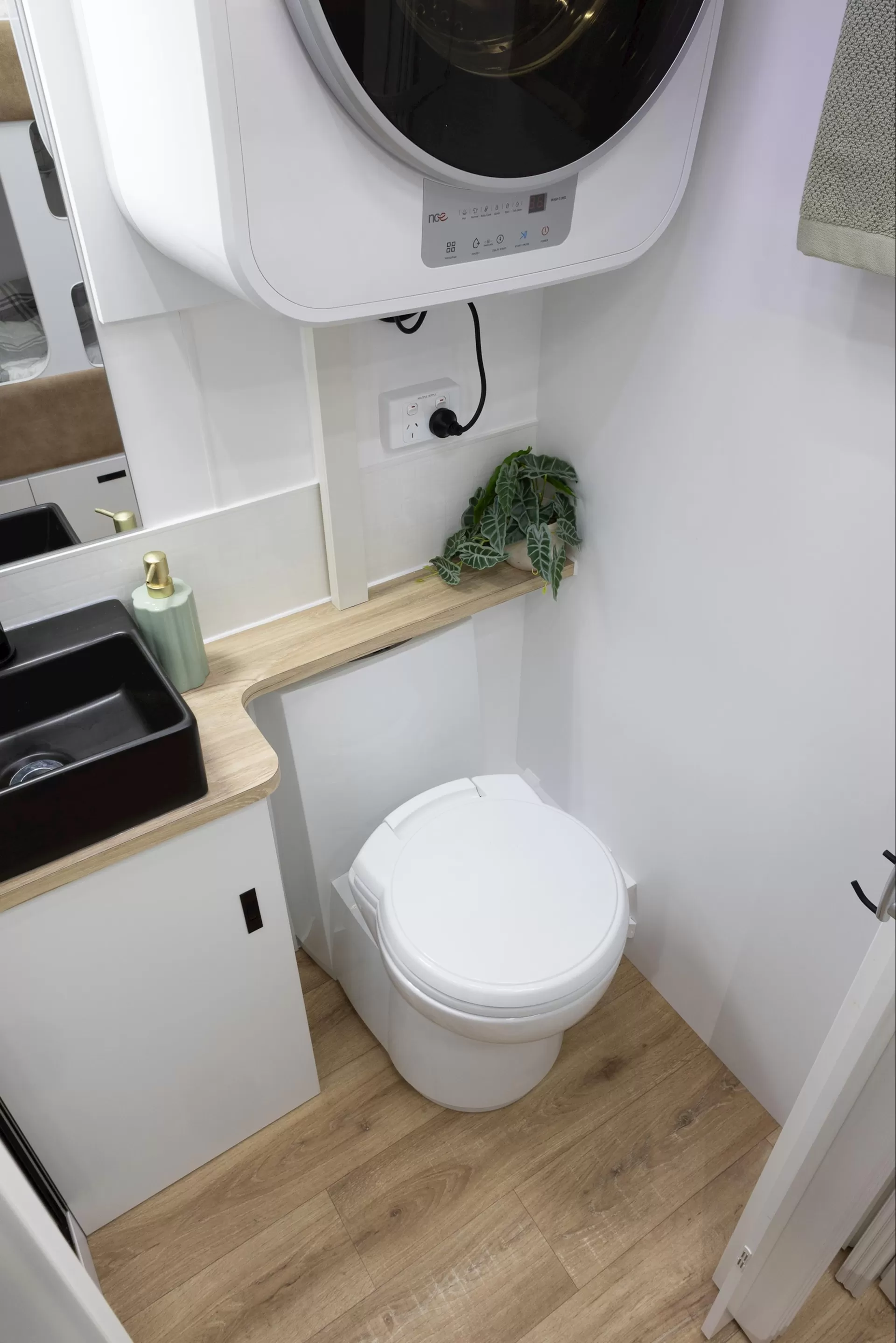 NEW 2025 RADIANT CARAVANS OUTBACK caravan