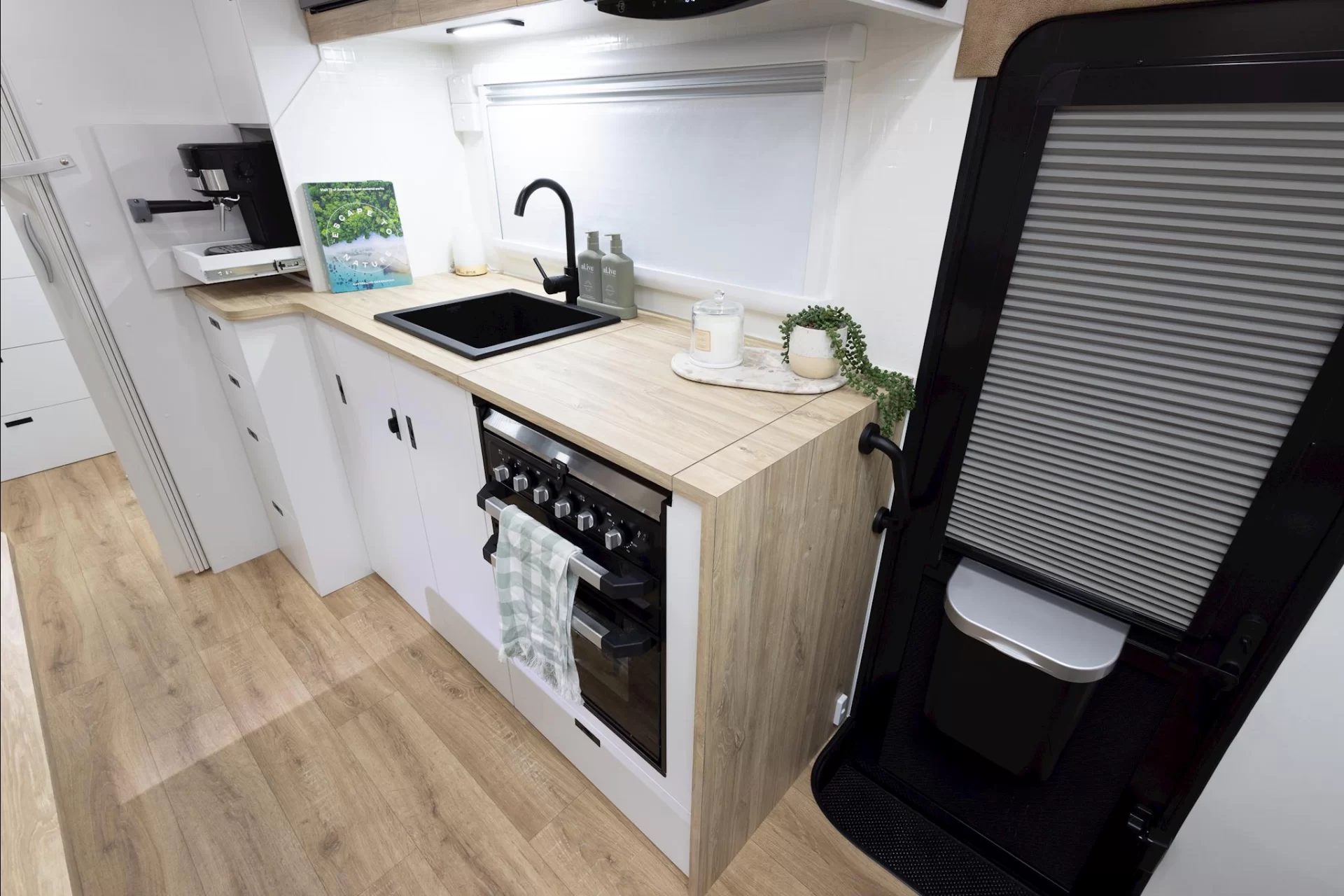 NEW 2025 RADIANT CARAVANS OUTBACK caravan