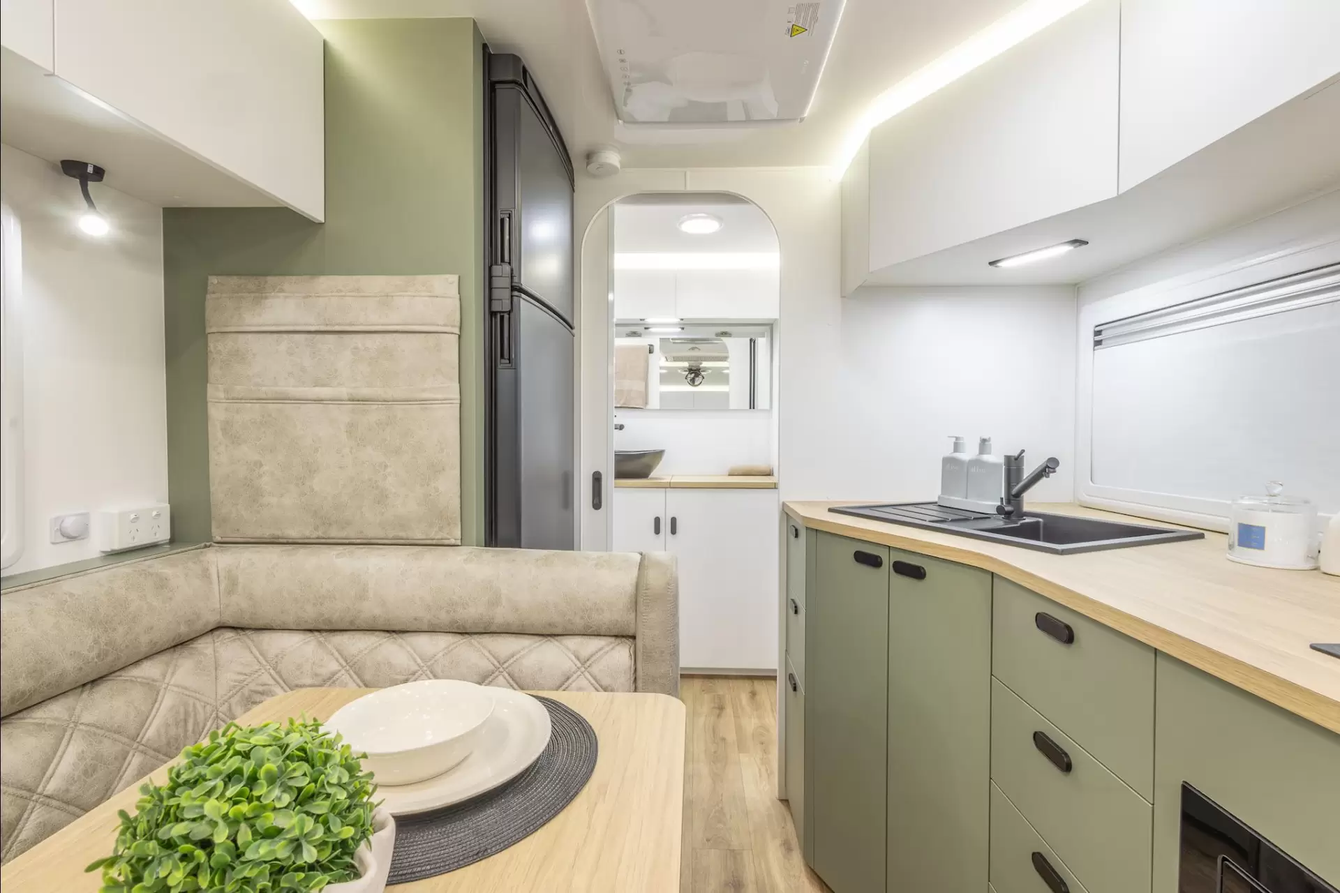 NEW 2025 VACATIONER CARAVANS WRAITH