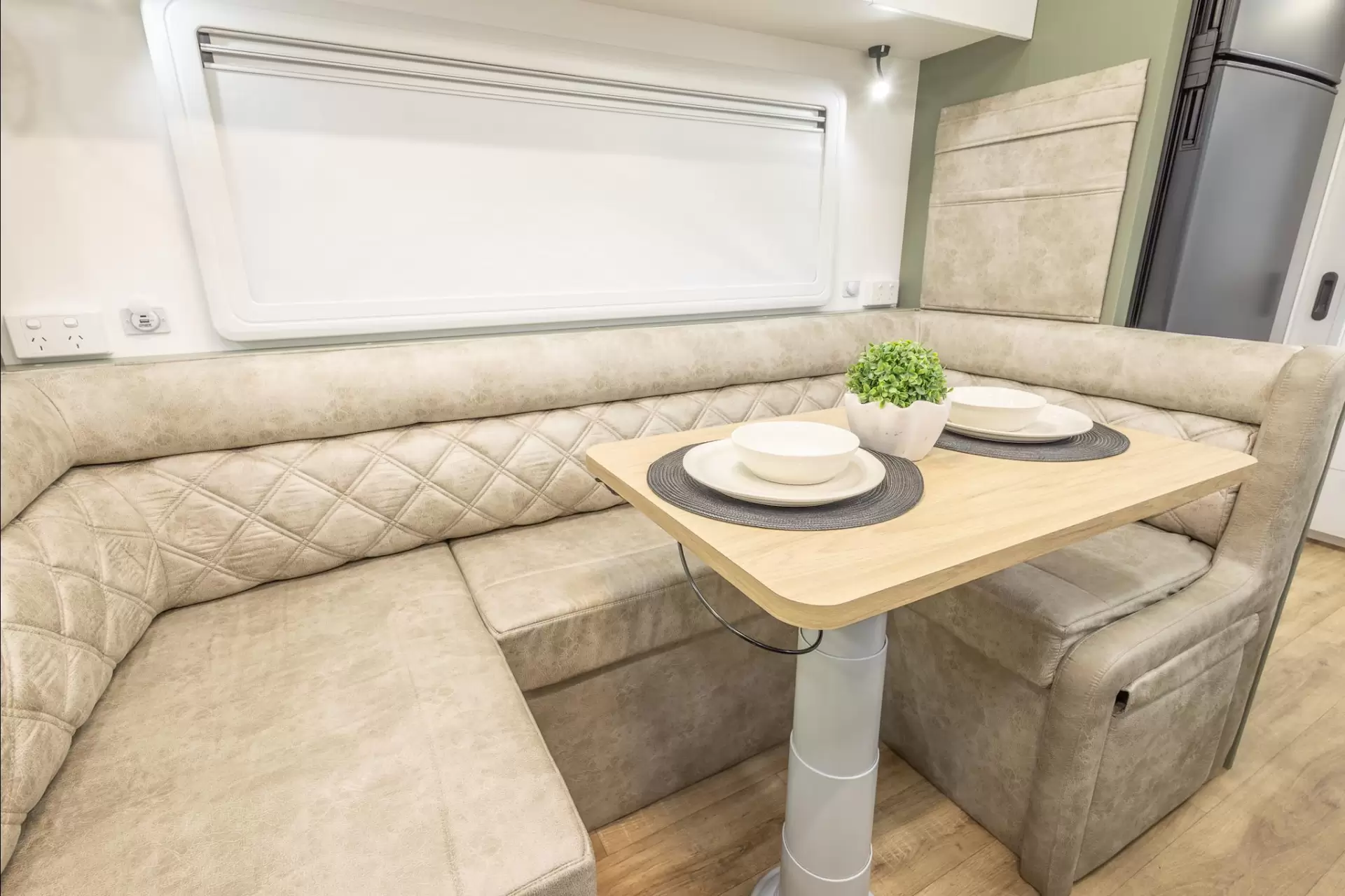 NEW 2025 VACATIONER CARAVANS WRAITH