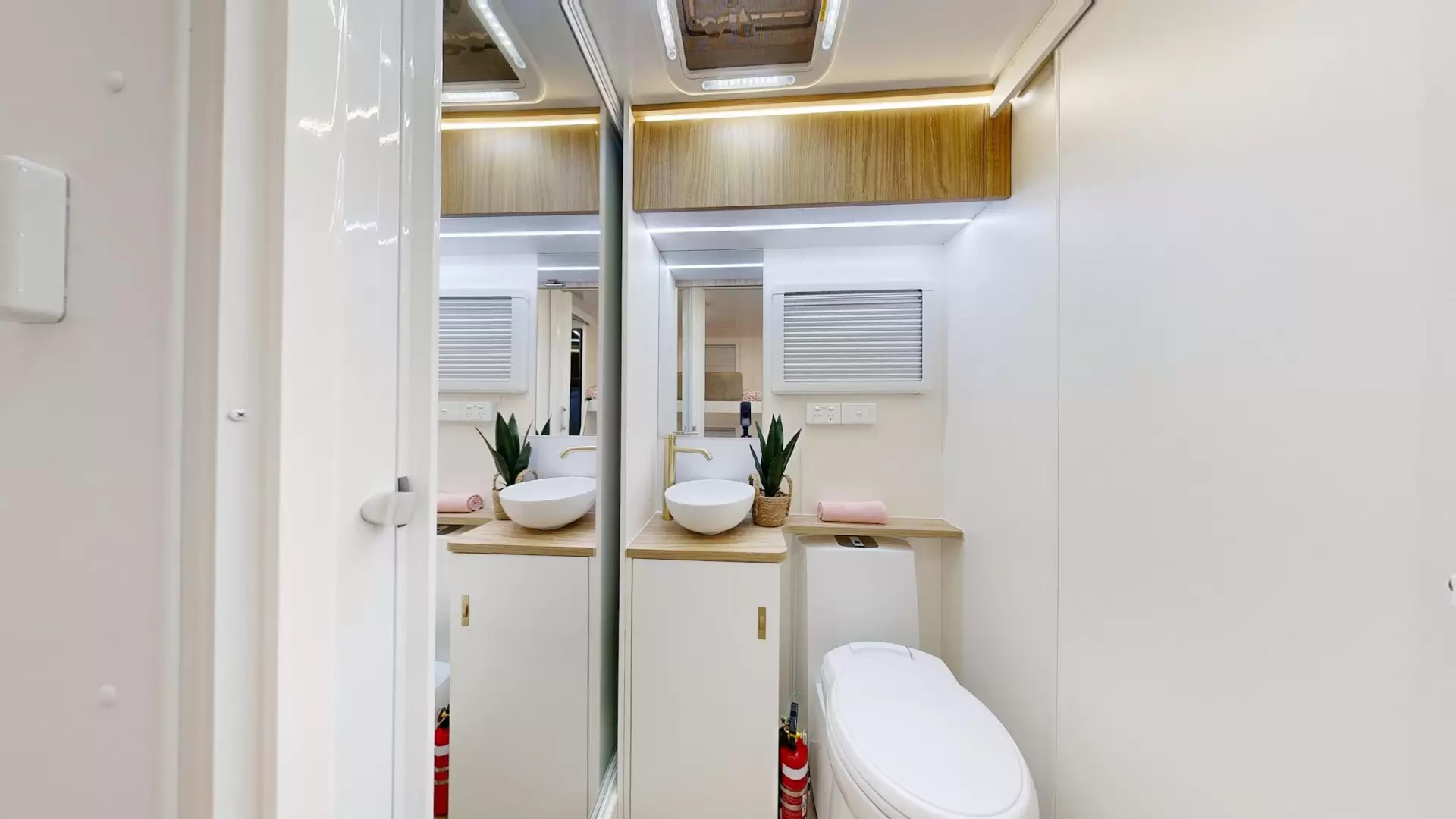 NEW 2026 ATLAS CARAVANS RVX