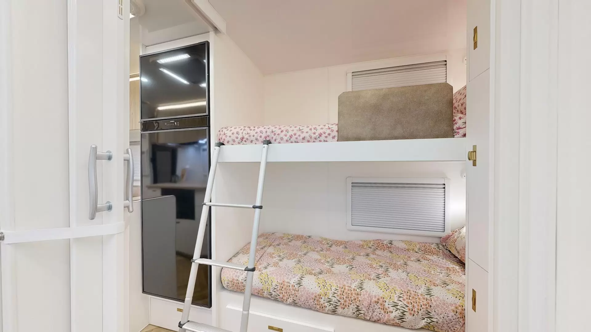 NEW 2026 ATLAS CARAVANS RVX