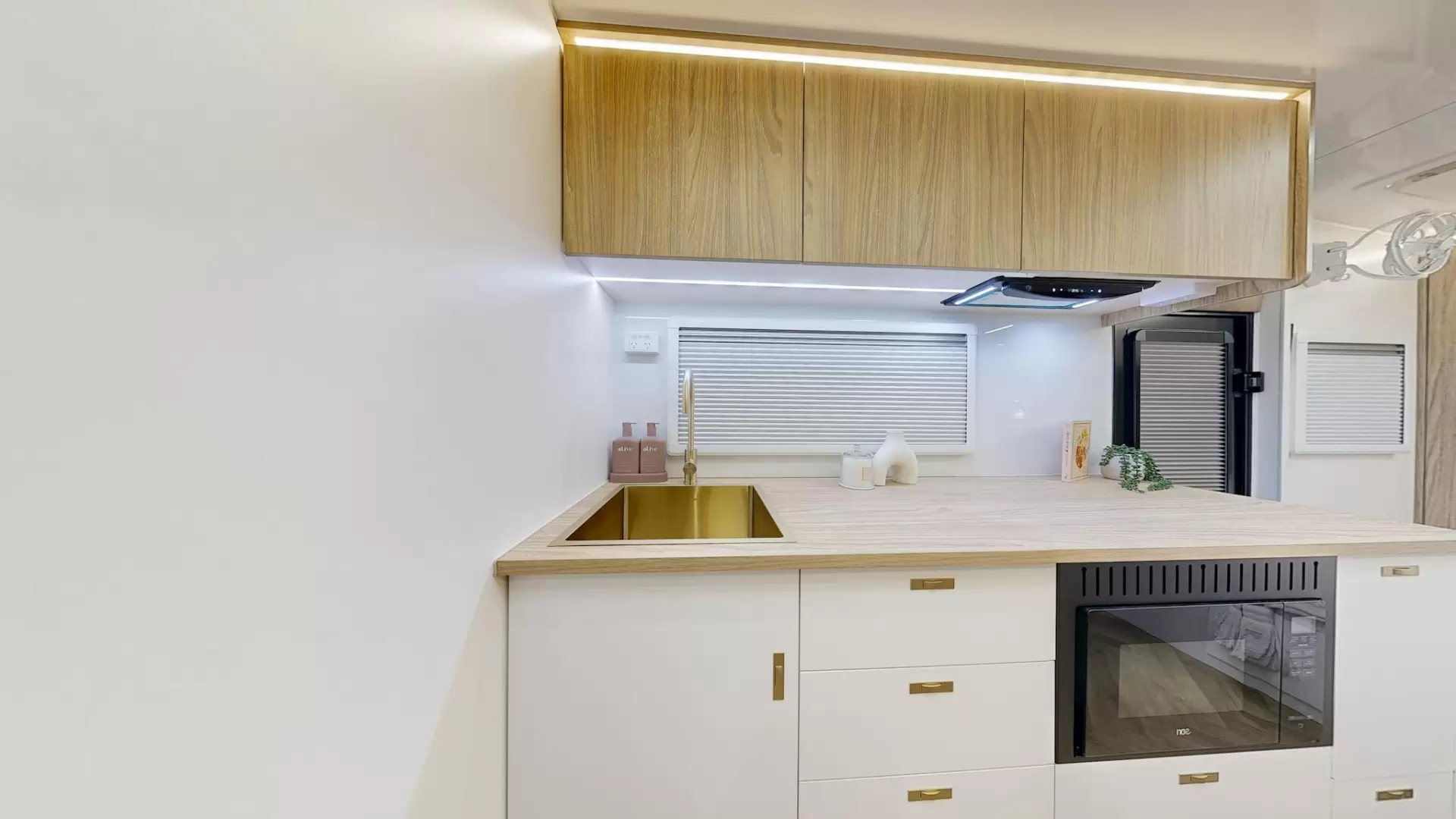 NEW 2026 ATLAS CARAVANS RVX