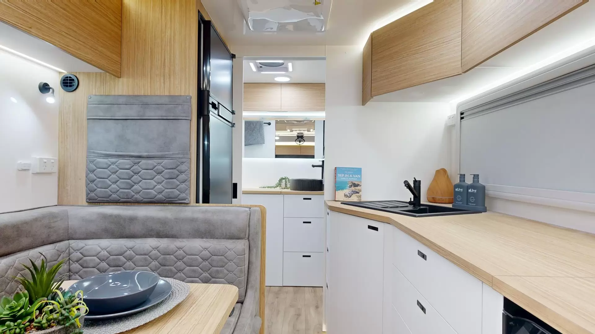 NEW 2026 VACATIONER CARAVANS ENDURA X