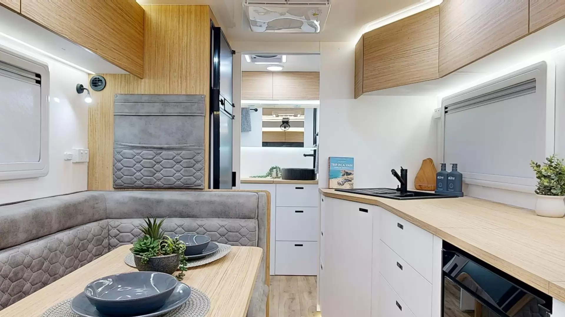 NEW 2026 VACATIONER CARAVANS ENDURA X