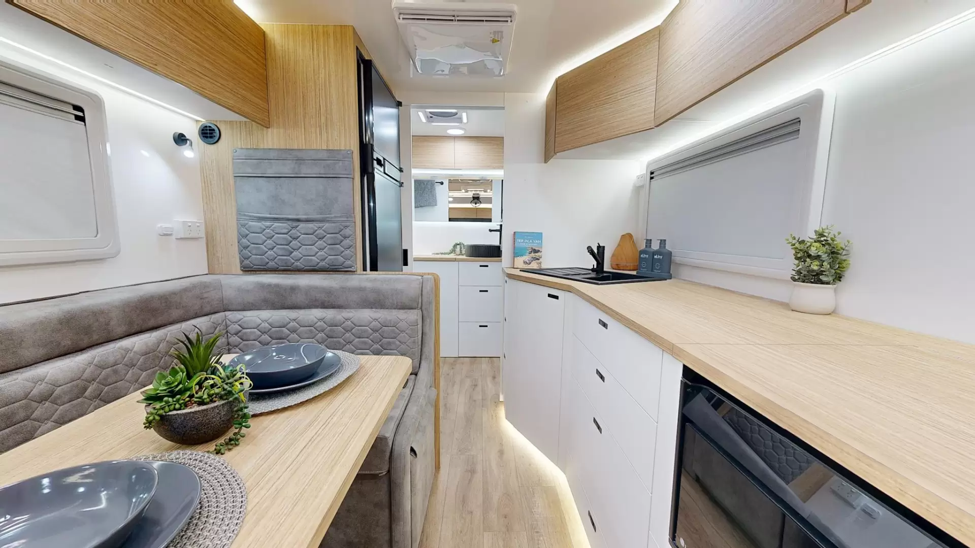 NEW 2026 VACATIONER CARAVANS ENDURA X