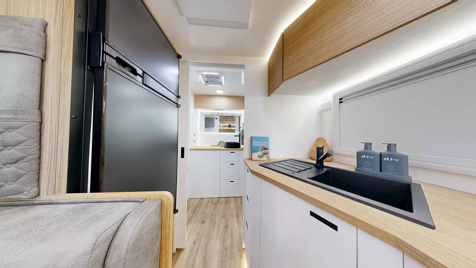 NEW 2026 VACATIONER CARAVANS ENDURA X