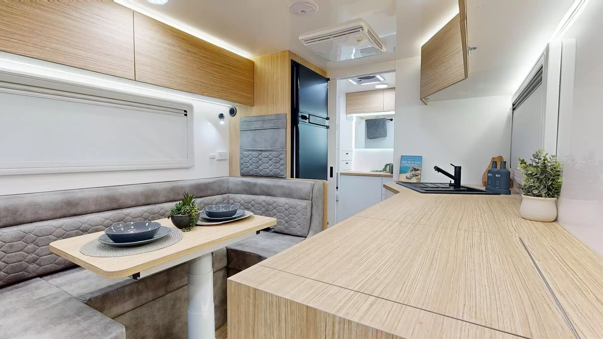 NEW 2026 VACATIONER CARAVANS ENDURA X