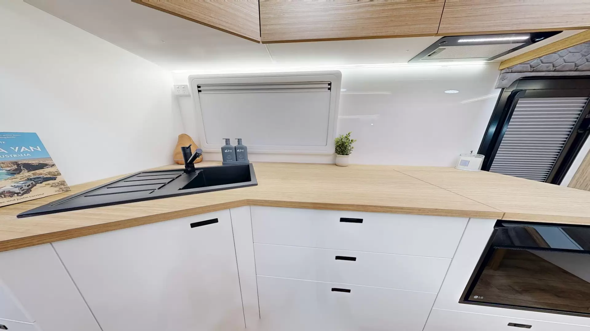 NEW 2026 VACATIONER CARAVANS ENDURA X