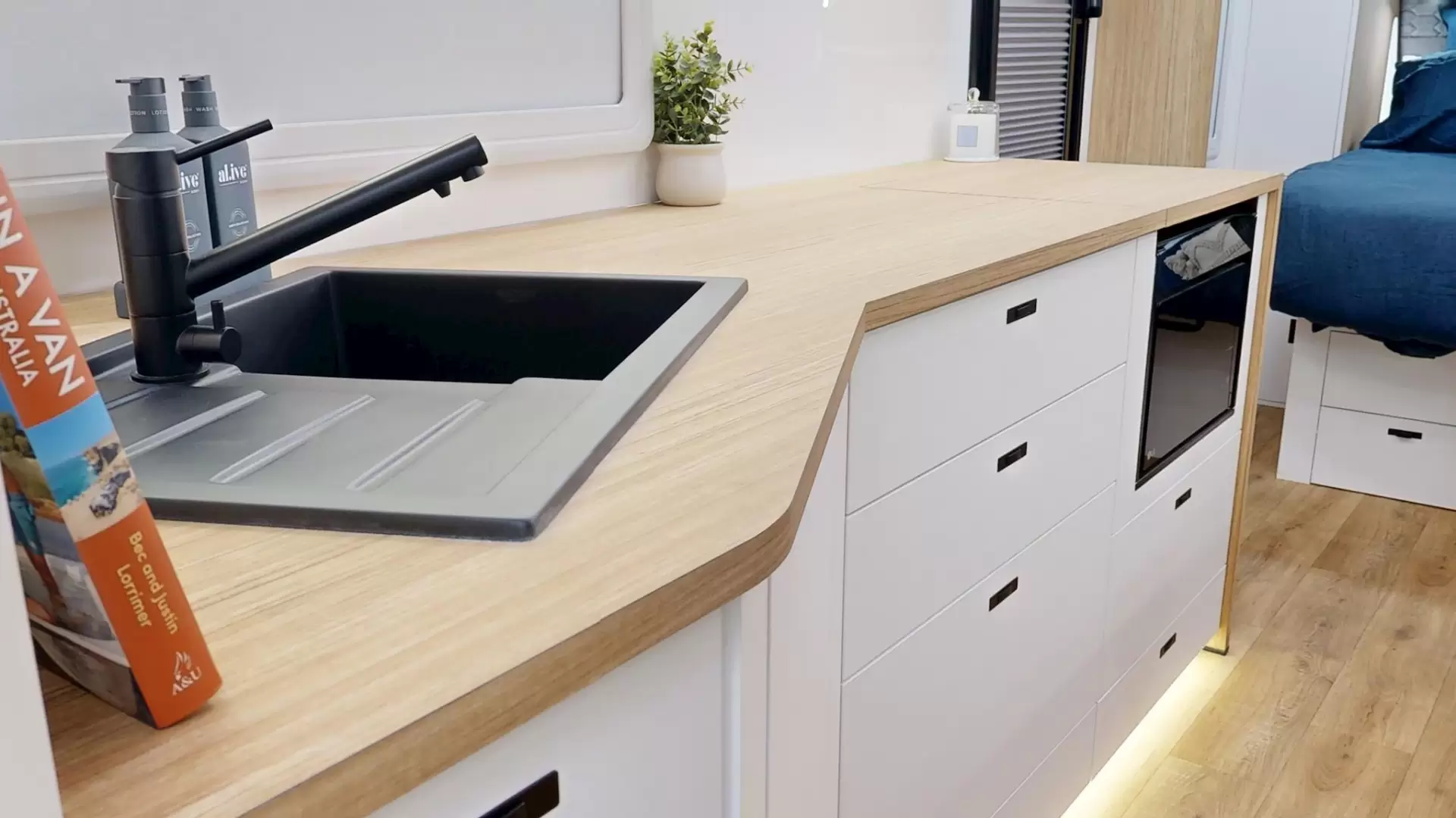 NEW 2026 VACATIONER CARAVANS ENDURA X