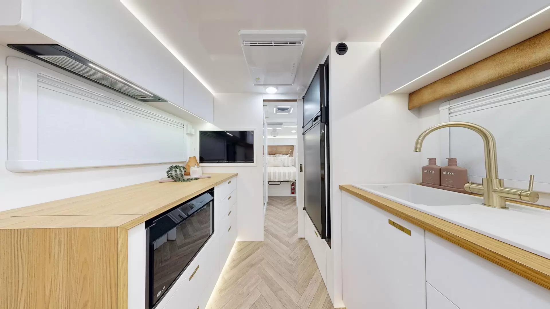 NEW 2026 VACATIONER CARAVANS ENDURA X