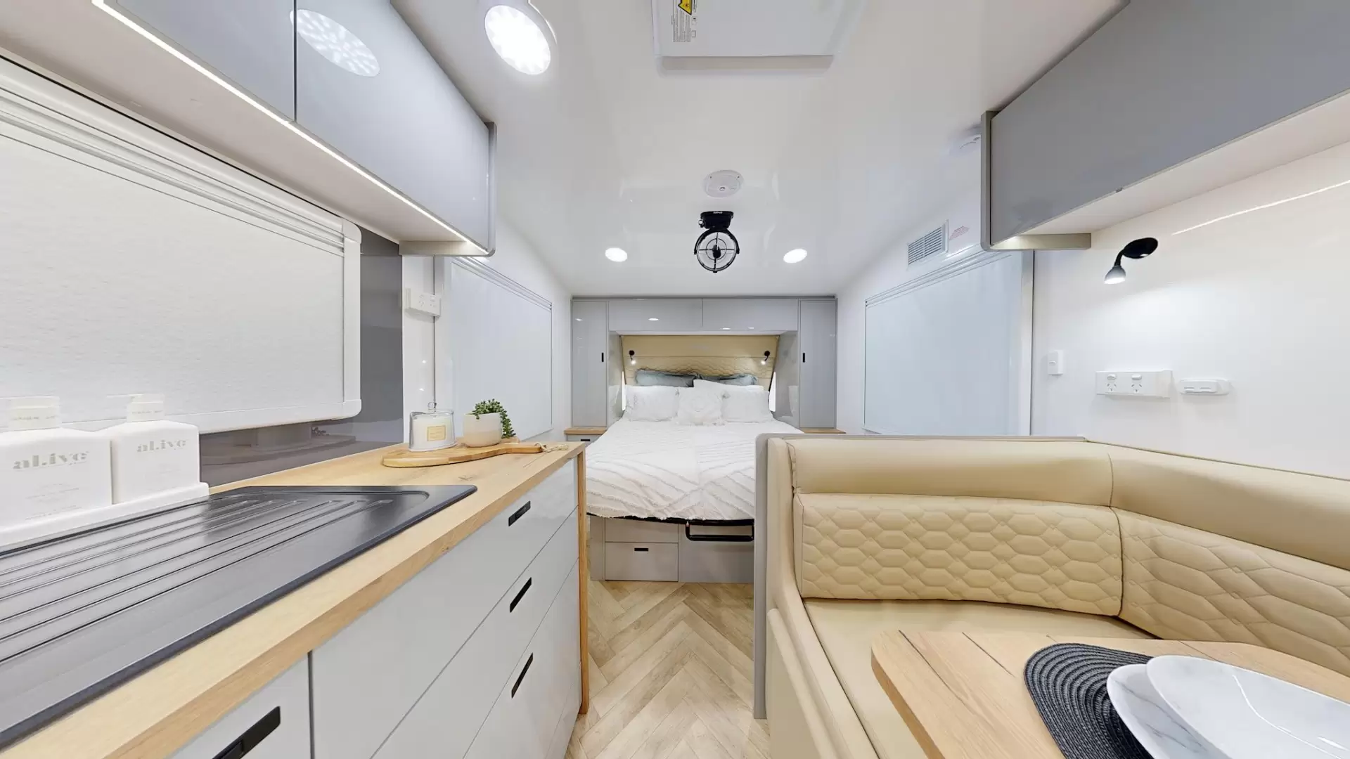 NEW 2026 VACATIONER CARAVANS ENDURA