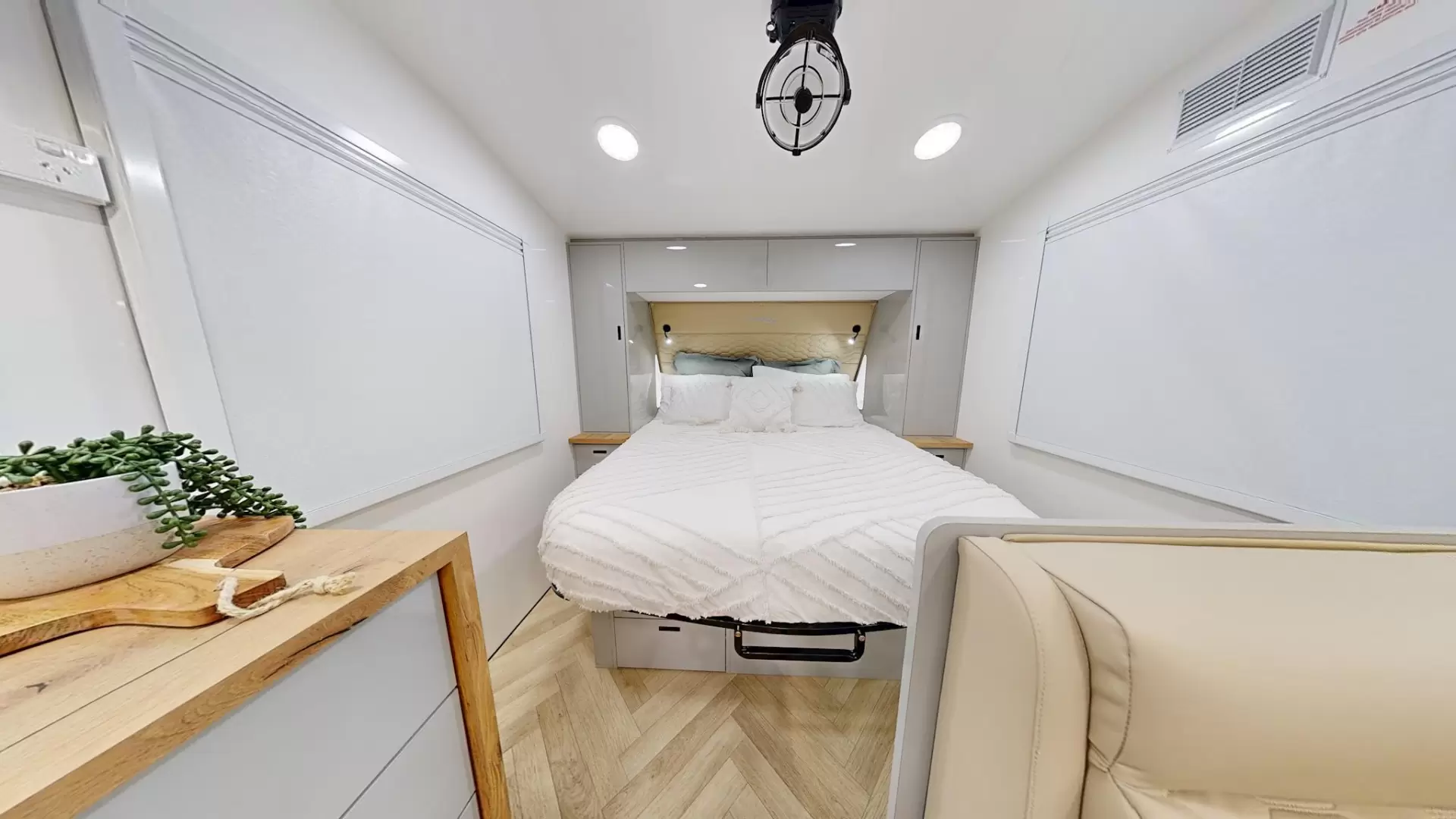 NEW 2026 VACATIONER CARAVANS ENDURA