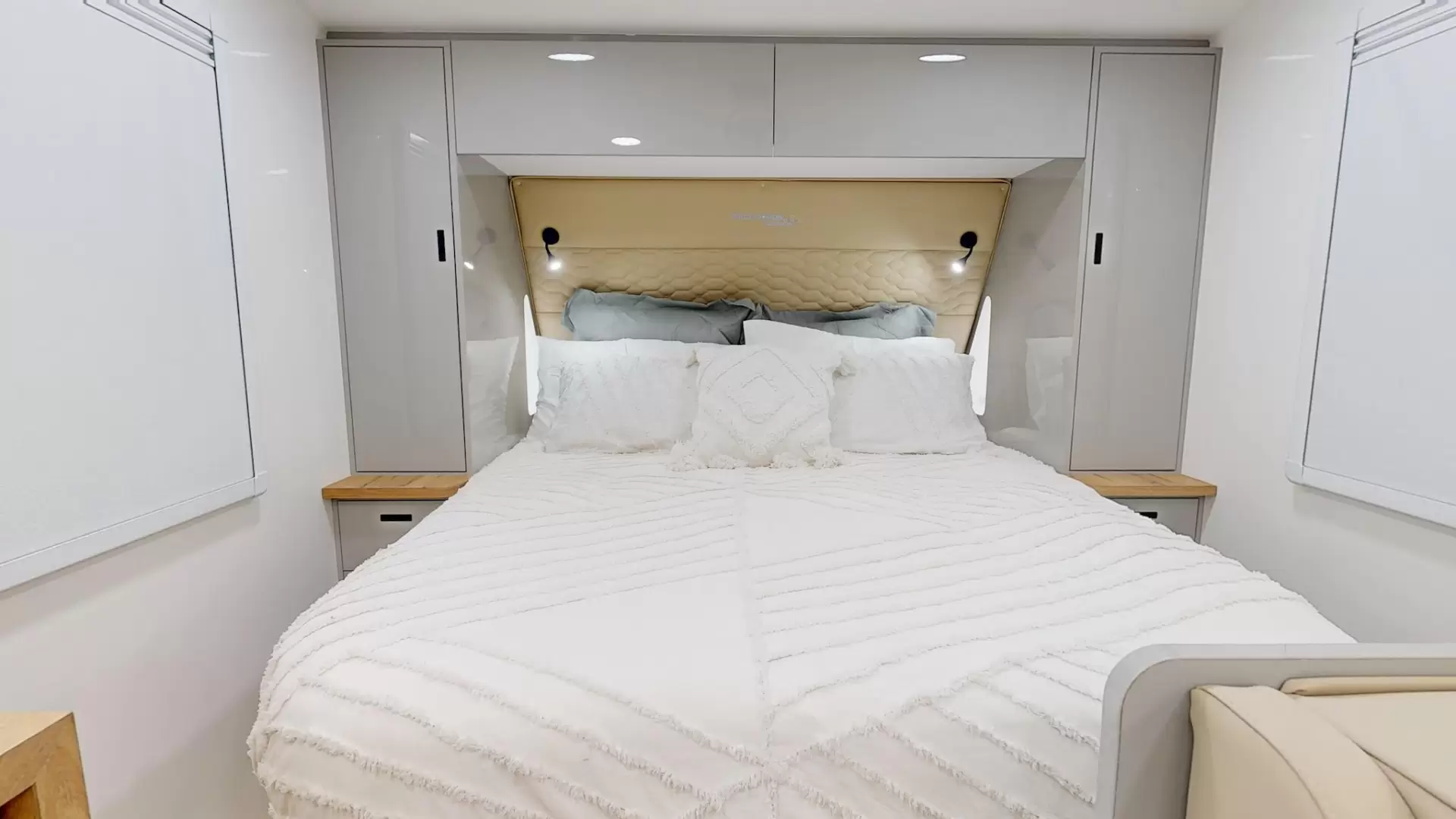 NEW 2026 VACATIONER CARAVANS ENDURA