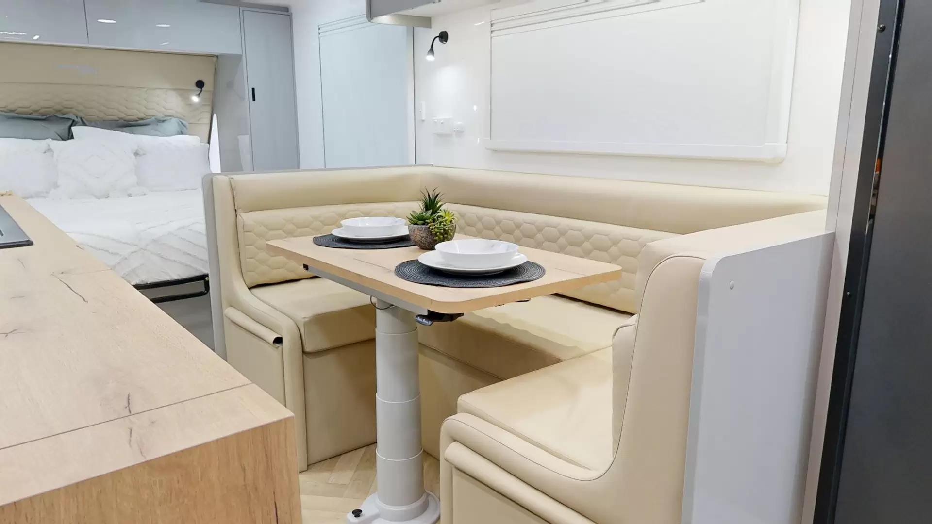 NEW 2026 VACATIONER CARAVANS ENDURA