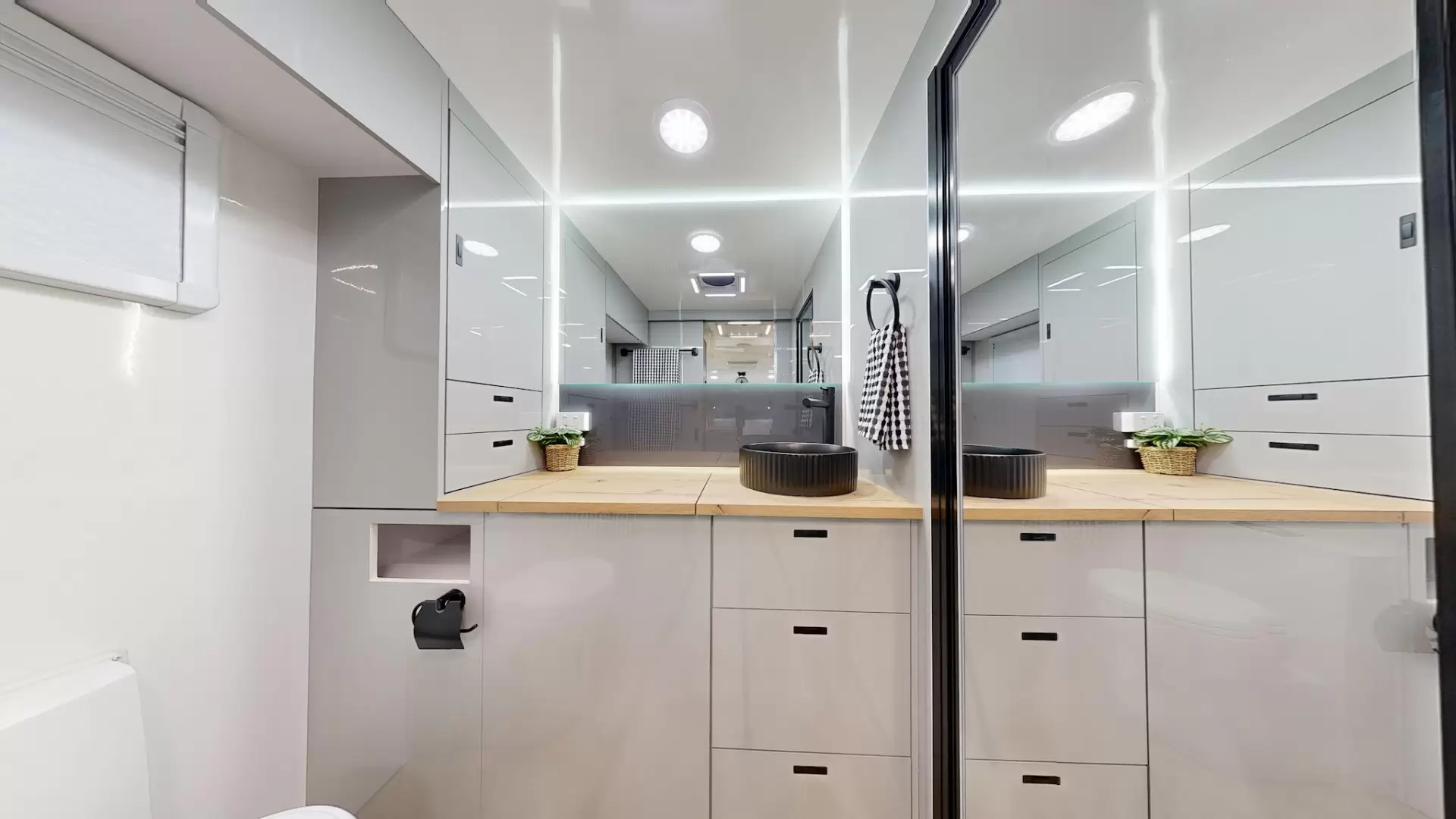 NEW 2026 VACATIONER CARAVANS ENDURA