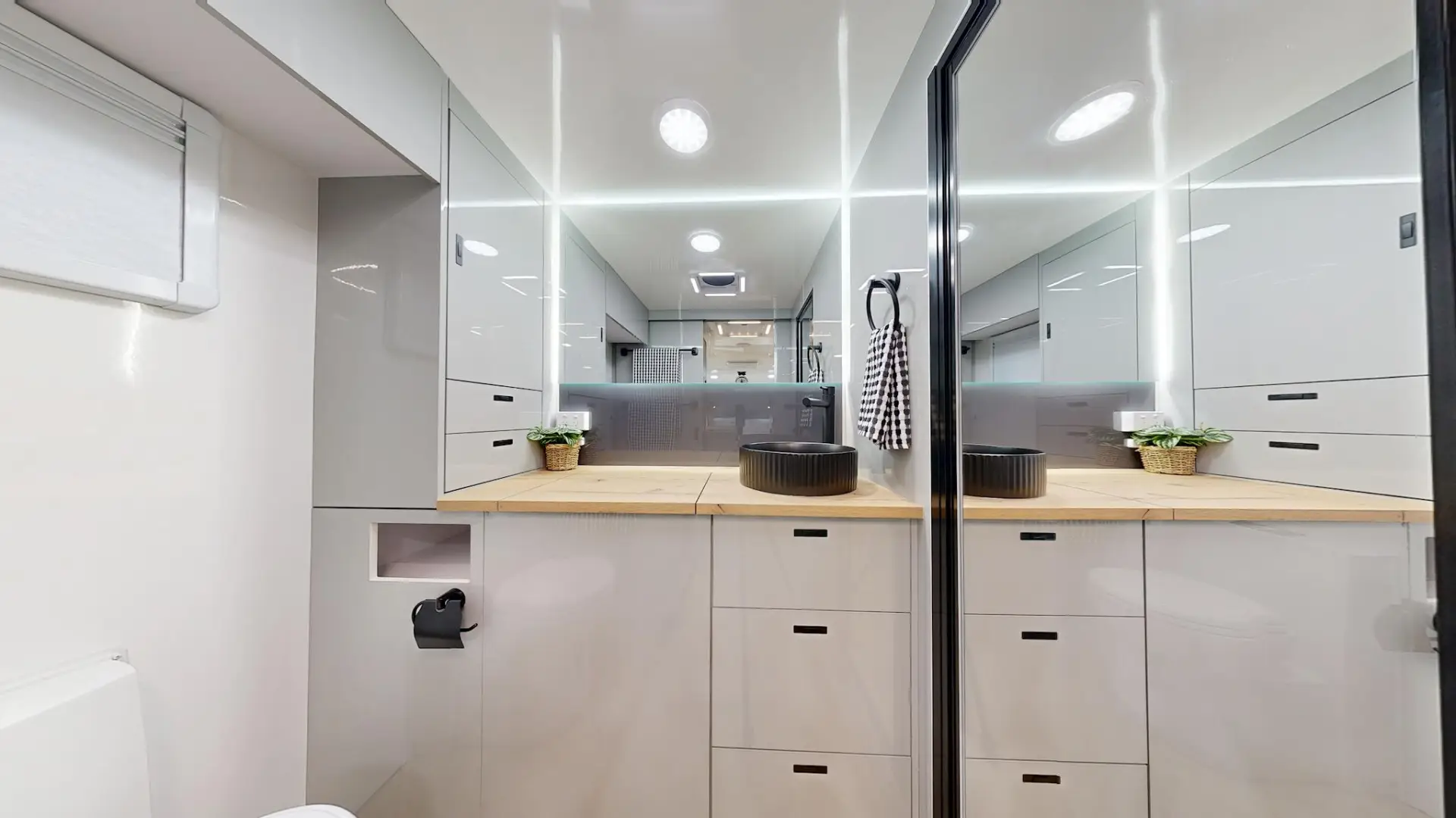 NEW 2026 VACATIONER CARAVANS ENDURA