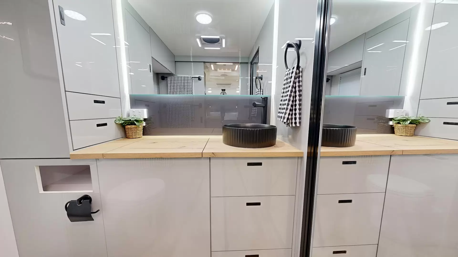 NEW 2026 VACATIONER CARAVANS ENDURA