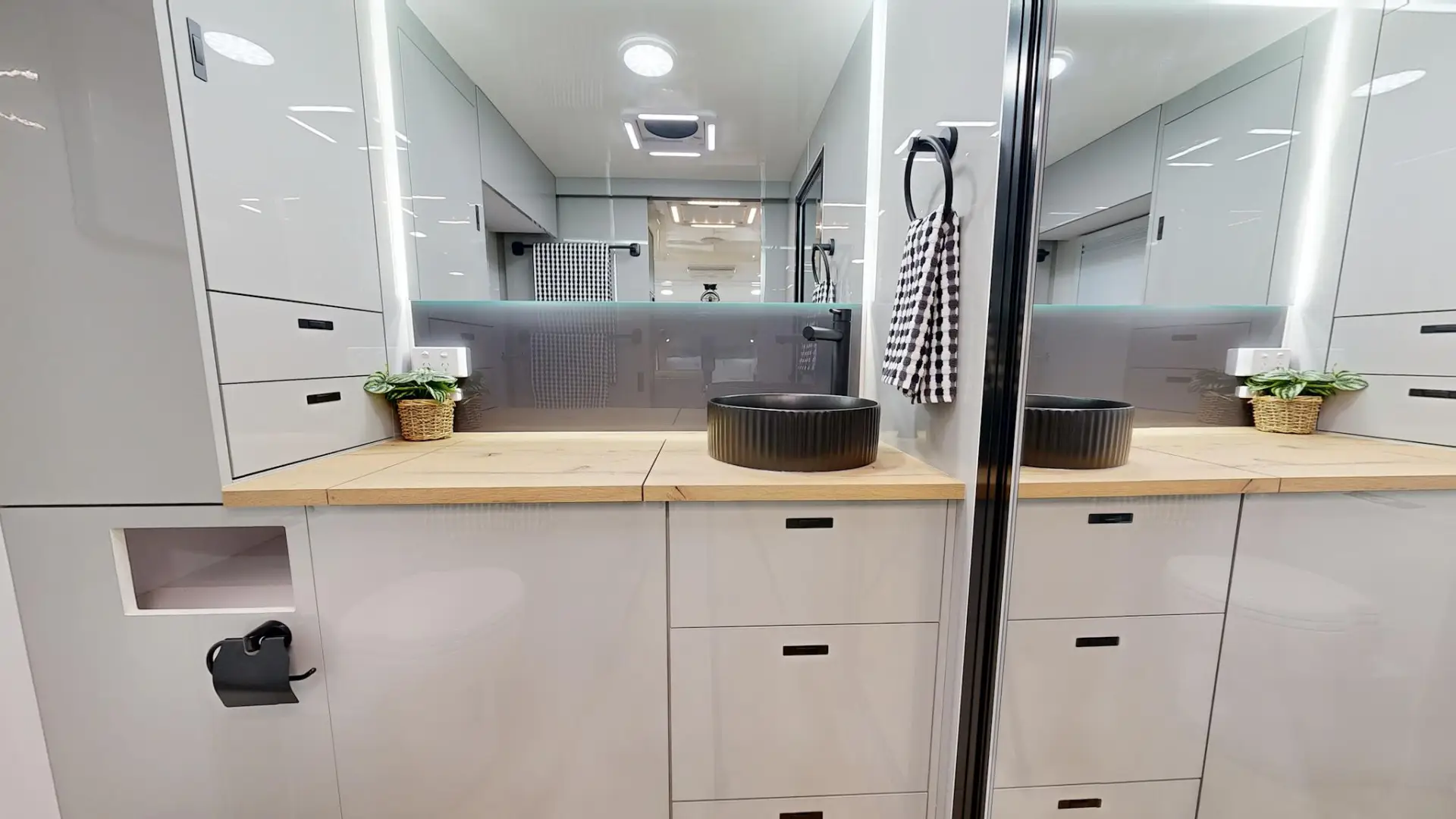 NEW 2026 VACATIONER CARAVANS ENDURA