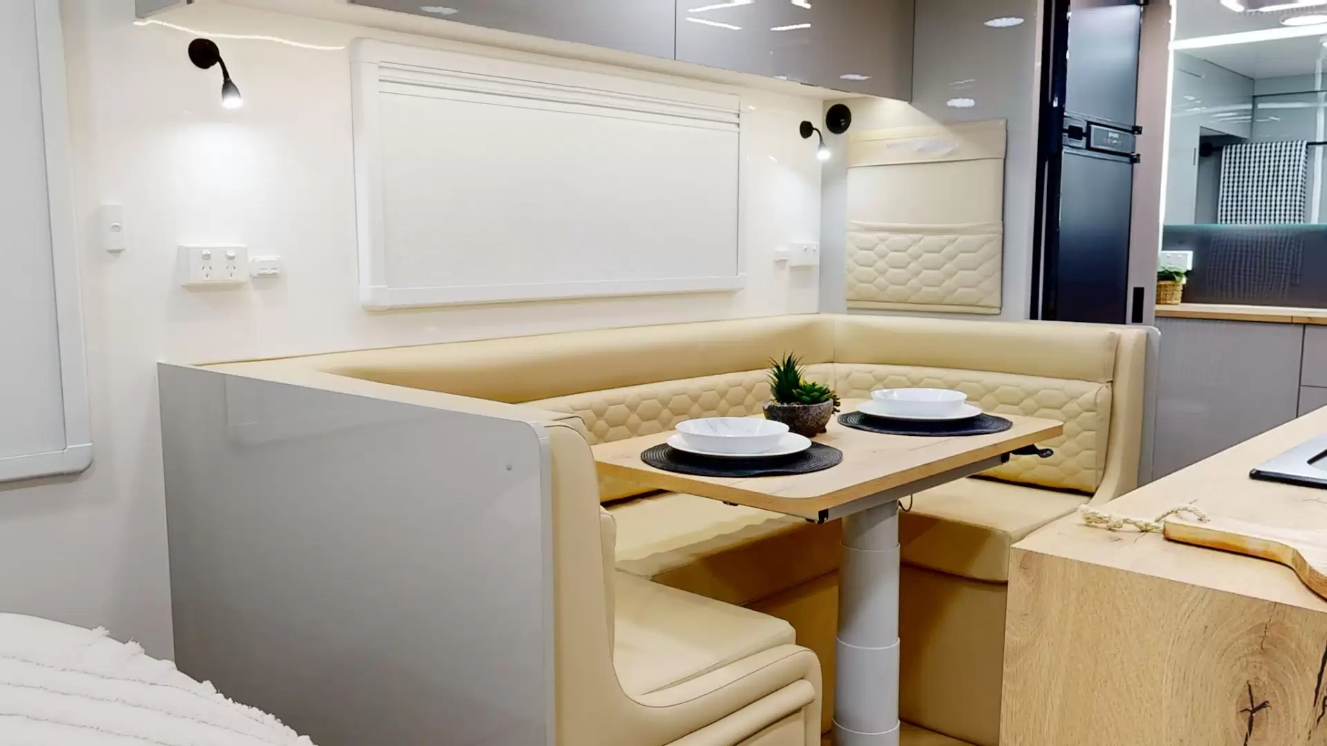 NEW 2026 VACATIONER CARAVANS ENDURA