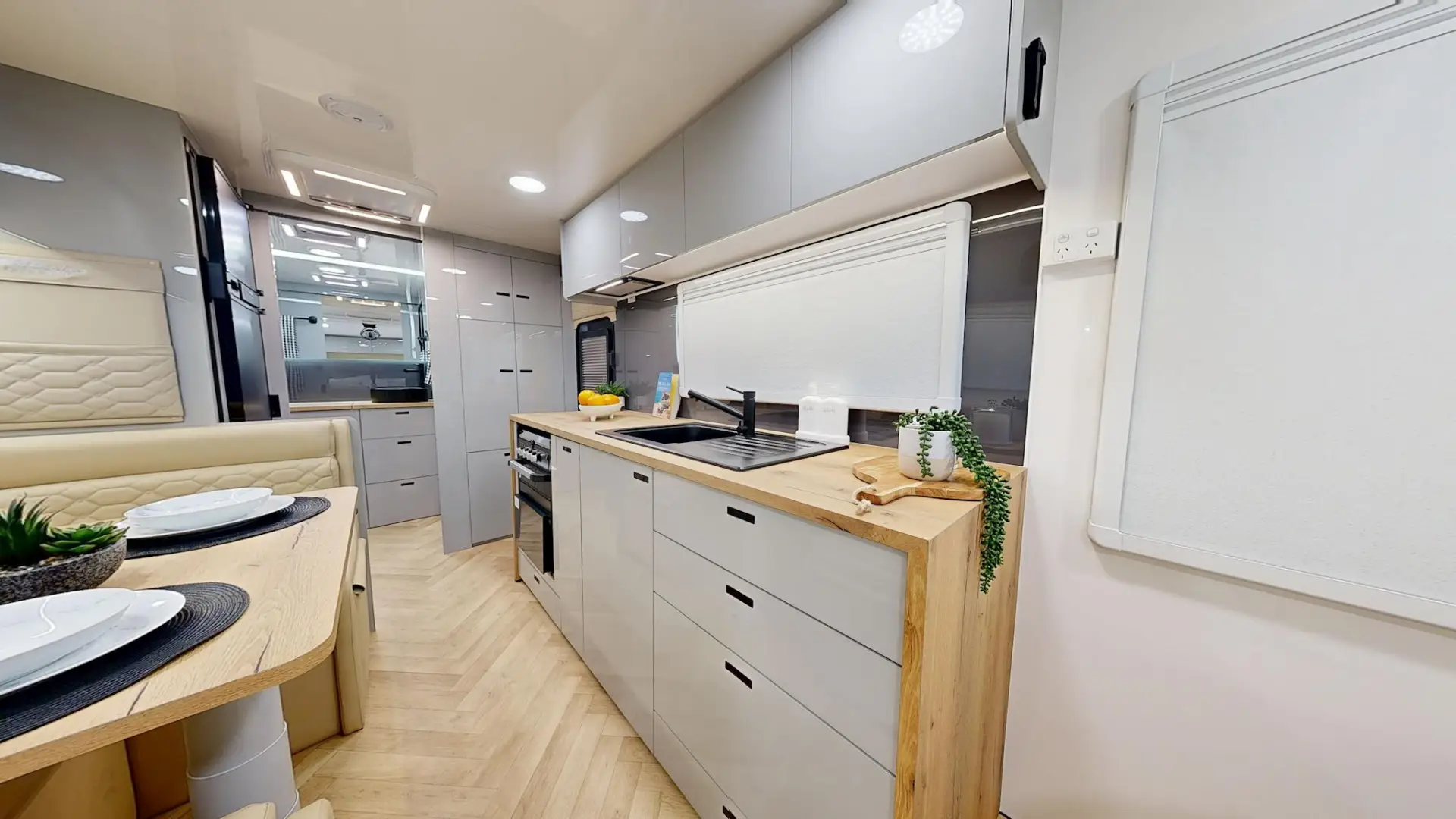 NEW 2026 VACATIONER CARAVANS ENDURA