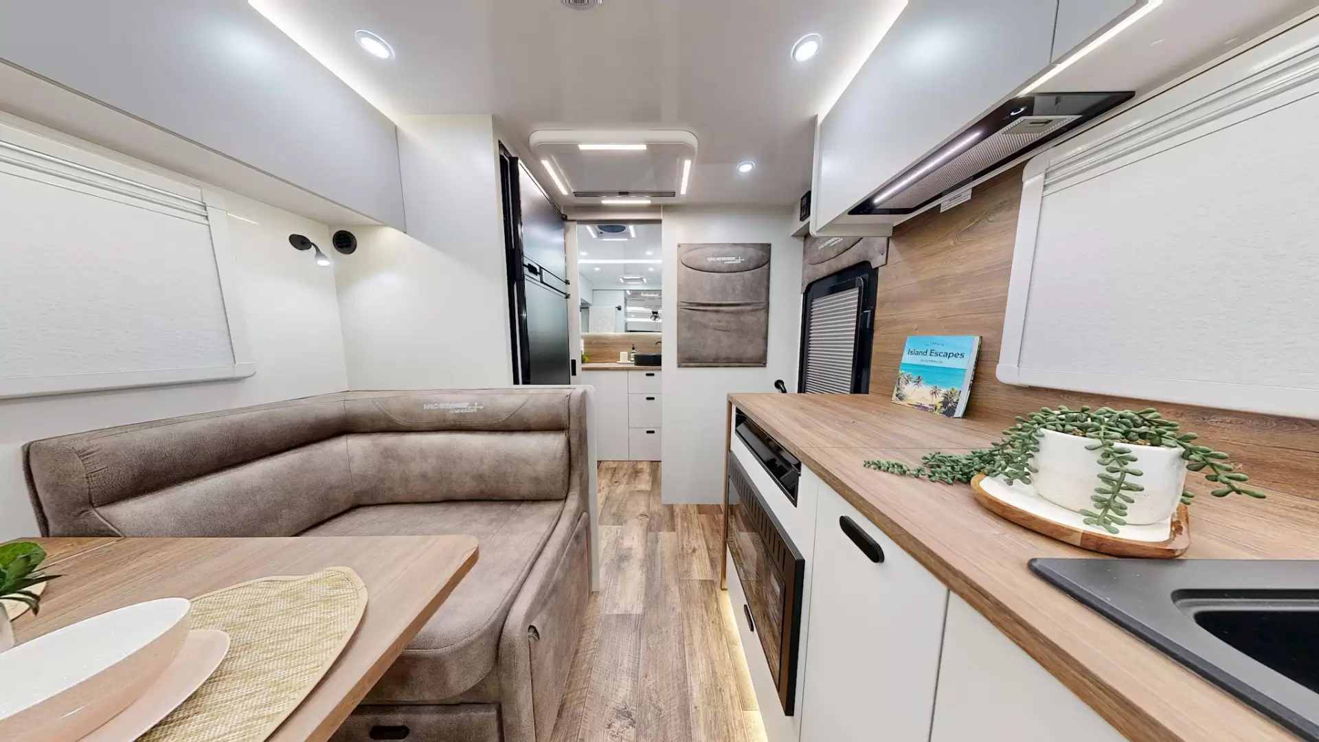 NEW 2026 VACATIONER CARAVANS ROUGH RIDER