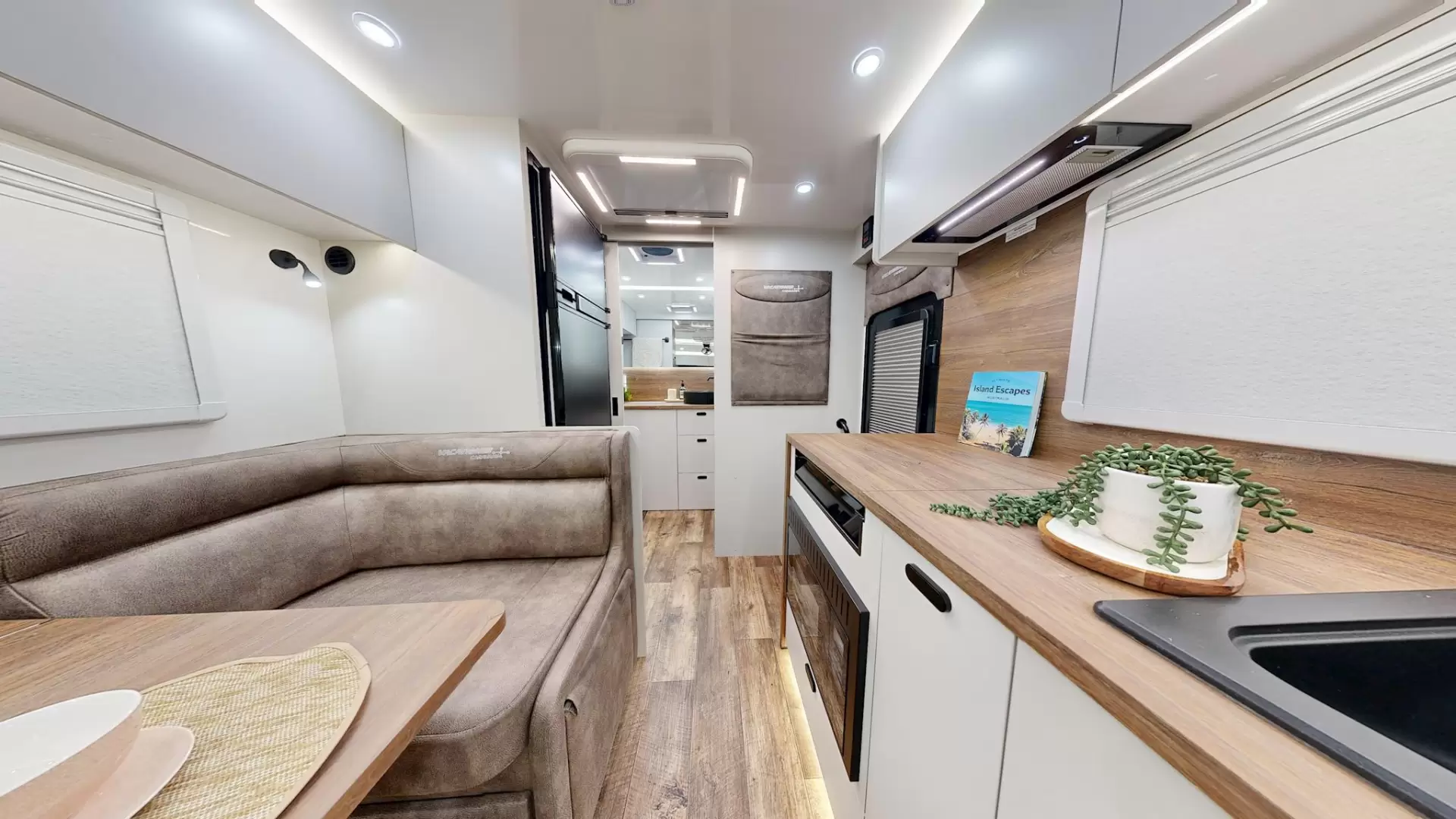 NEW 2026 VACATIONER CARAVANS ROUGH RIDER