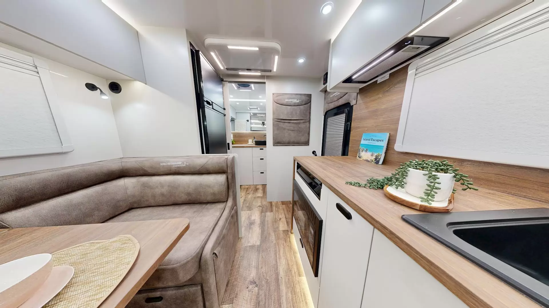 NEW 2026 VACATIONER CARAVANS ROUGH RIDER