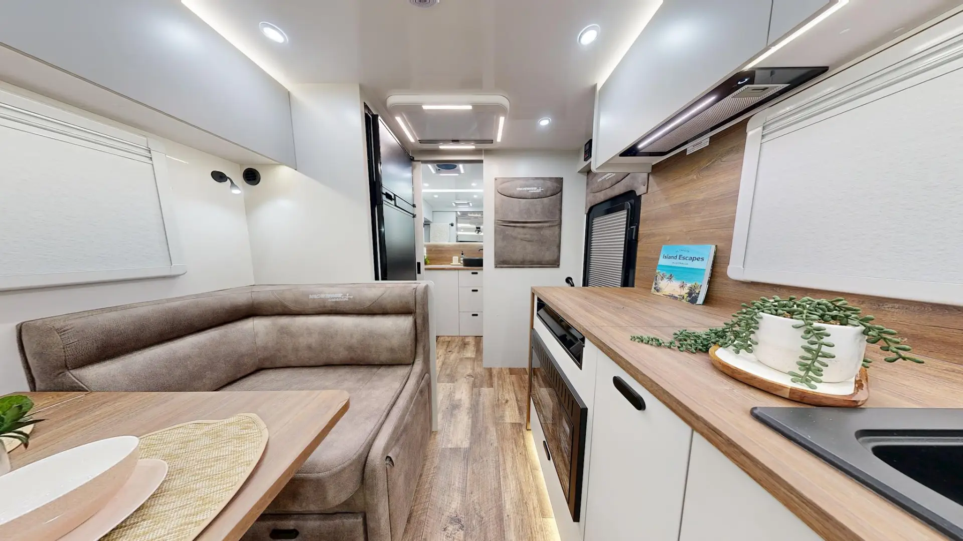 NEW 2026 VACATIONER CARAVANS ROUGH RIDER