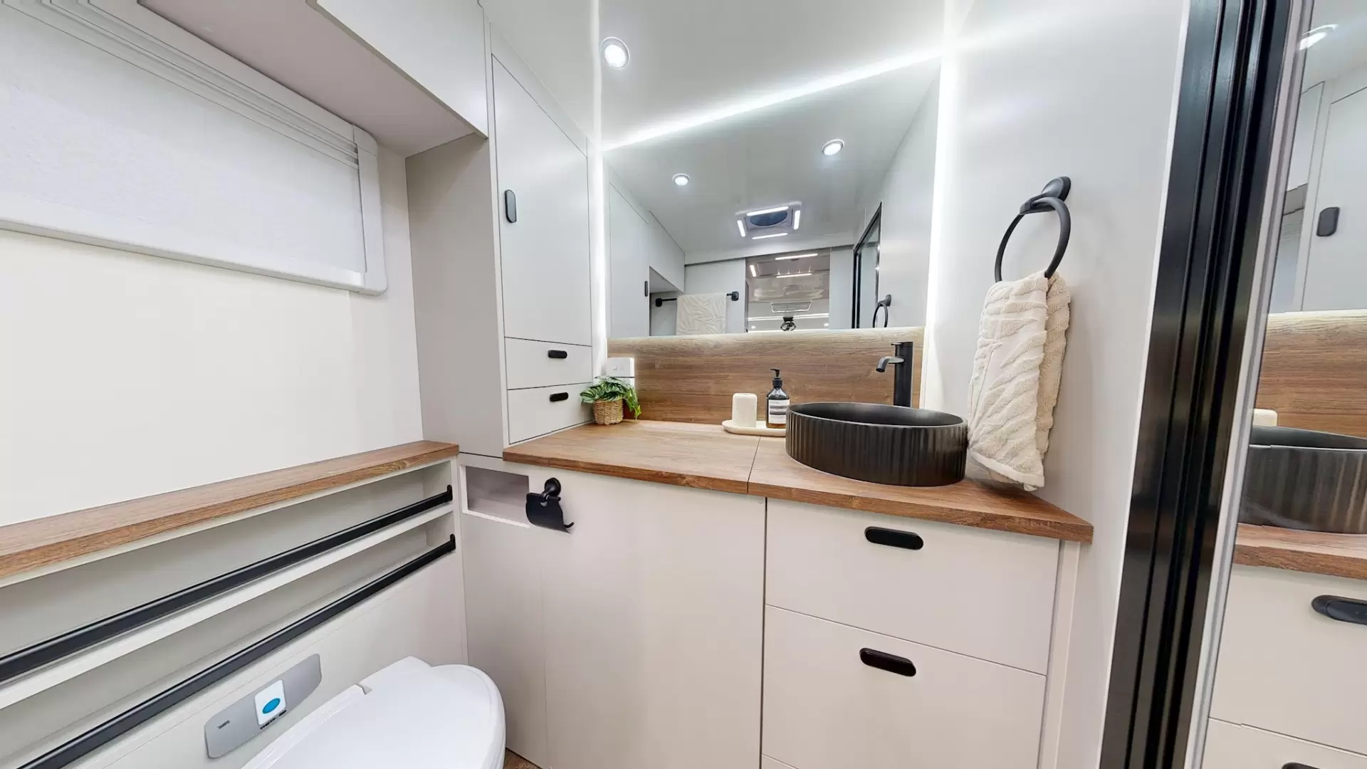 NEW 2026 VACATIONER CARAVANS ROUGH RIDER