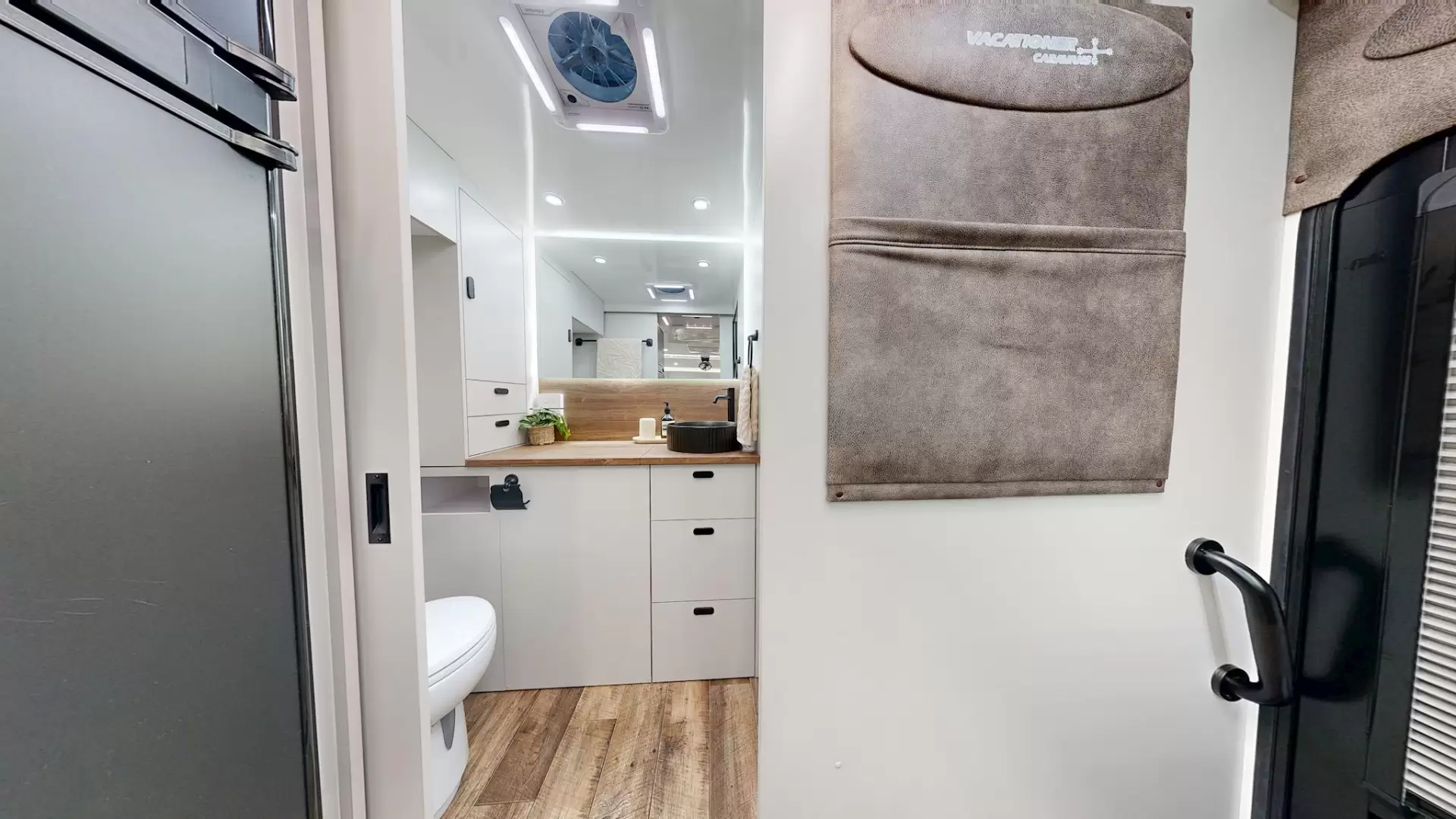NEW 2026 VACATIONER CARAVANS ROUGH RIDER